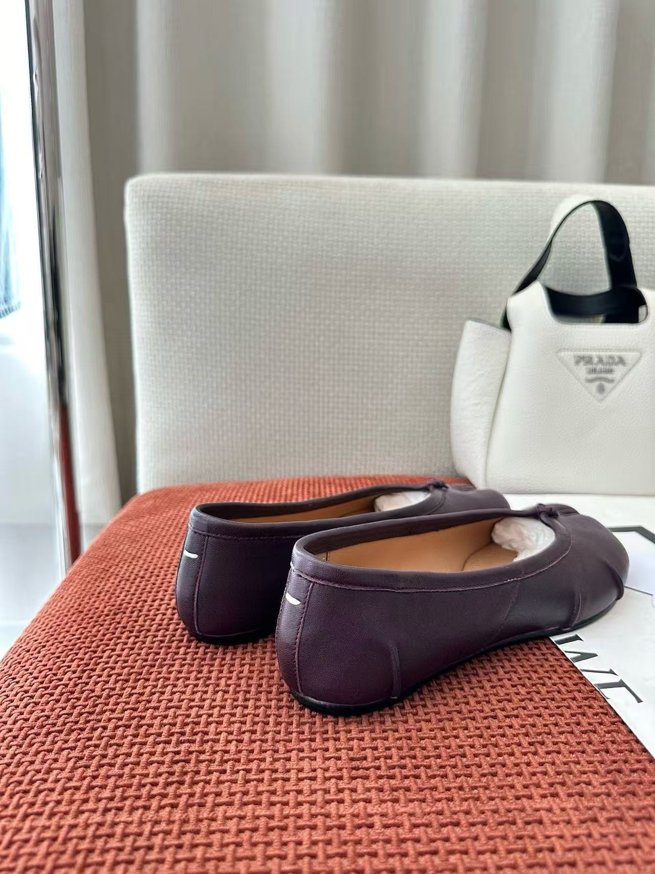 ua ma*s*n Ma*i*la tabi leather ballet flats