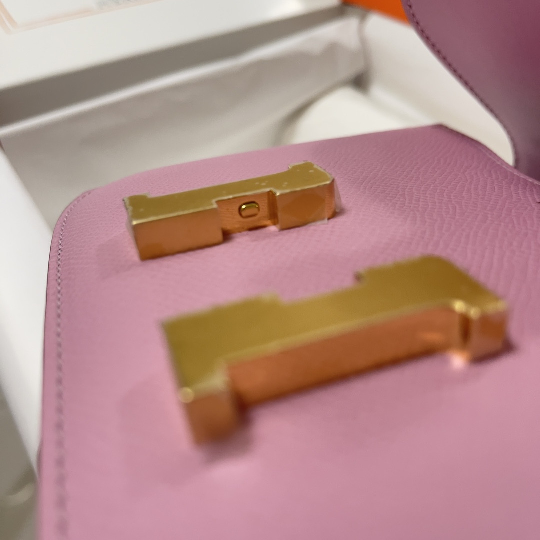 Hermès Constance 19 Epsom Gold Hardware 7.25" x 6.25" x 2.25"