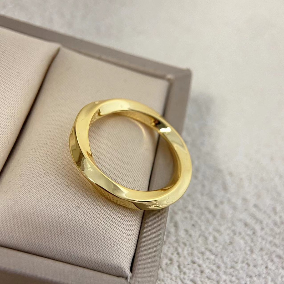 Graff Smooth Twist Rope Ring