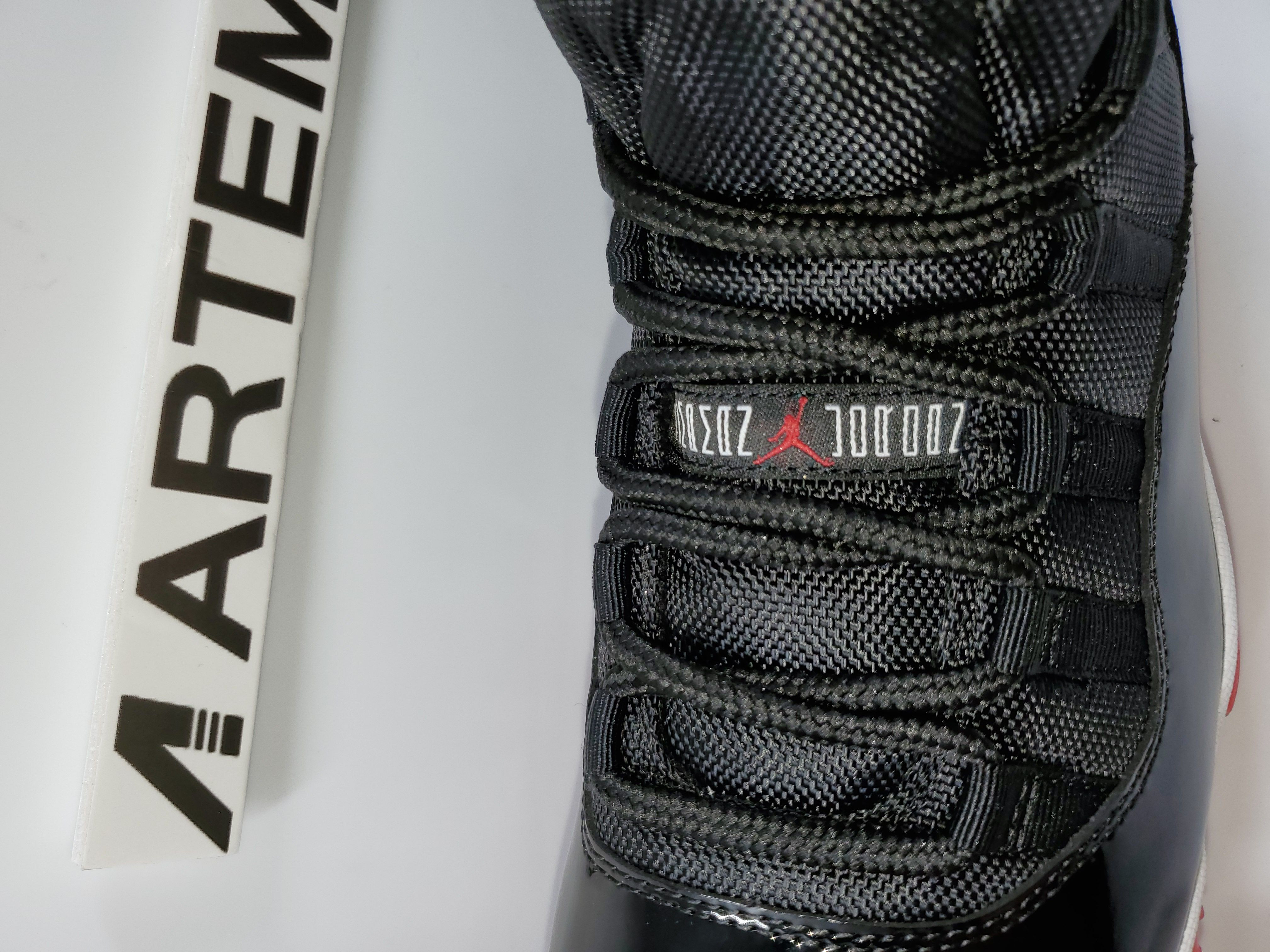 Air Jordan 11 Retro Playoffs (2012)