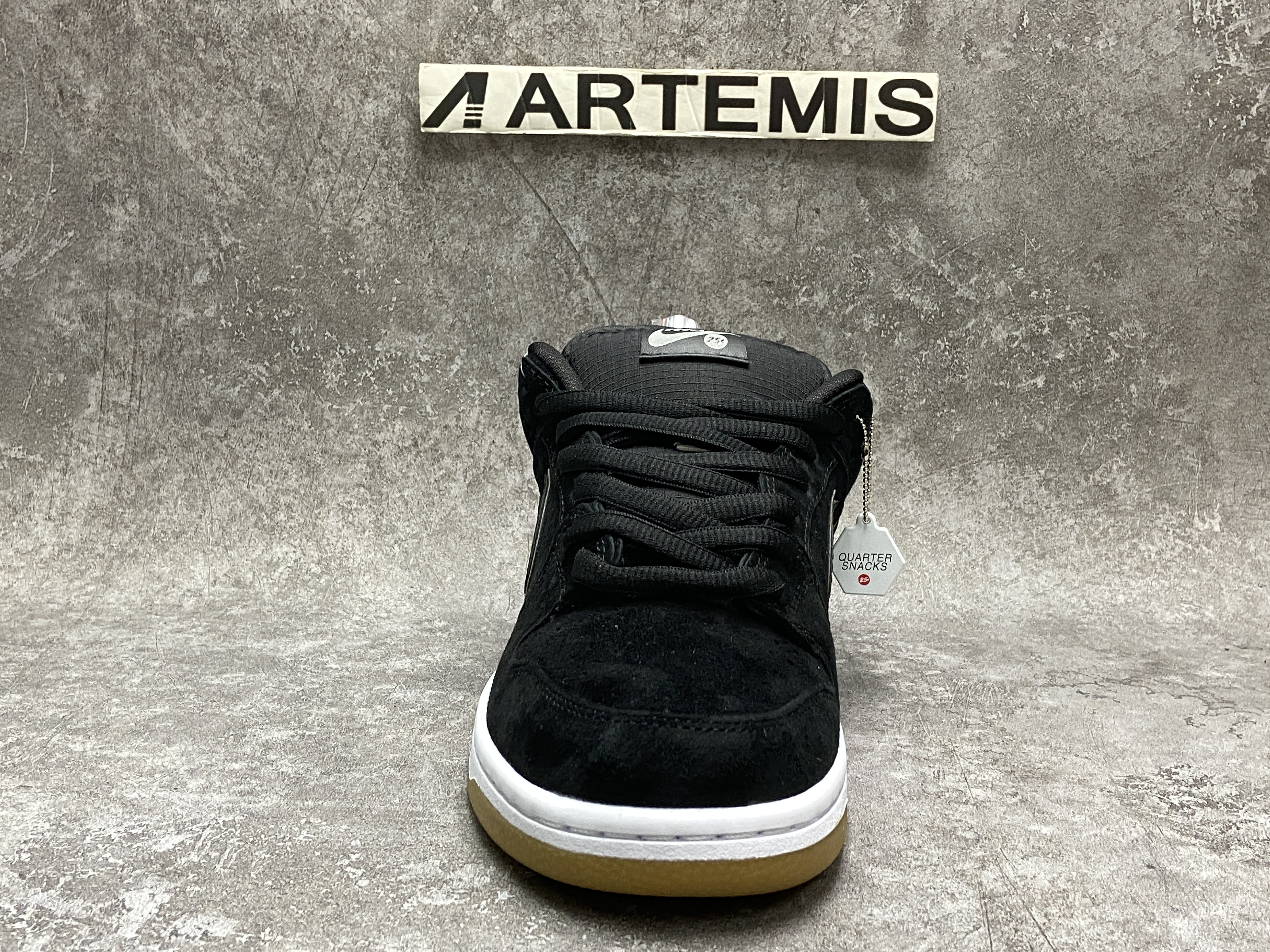 Nike SB Dunk Low Quartersnacks