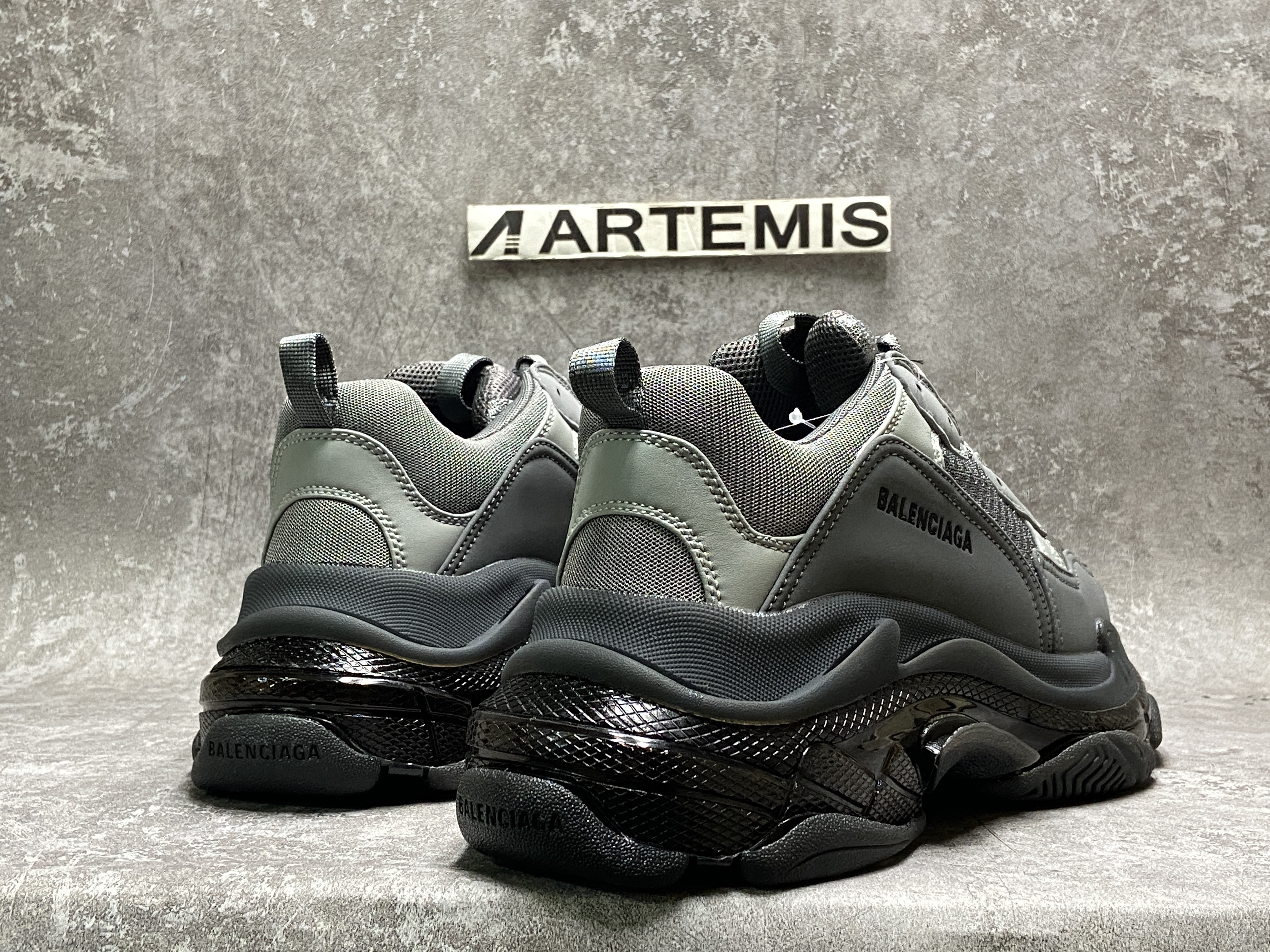 Balenciga Triple S Grey