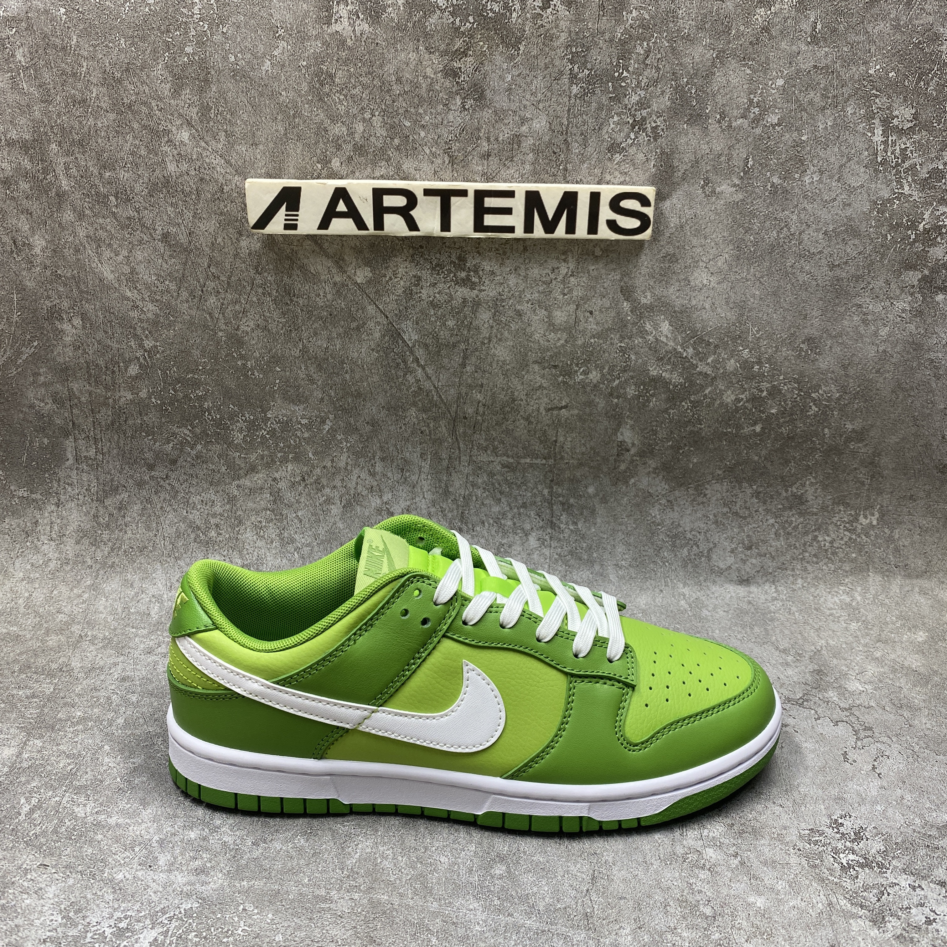 Nike Dunk Low Chlorophyll