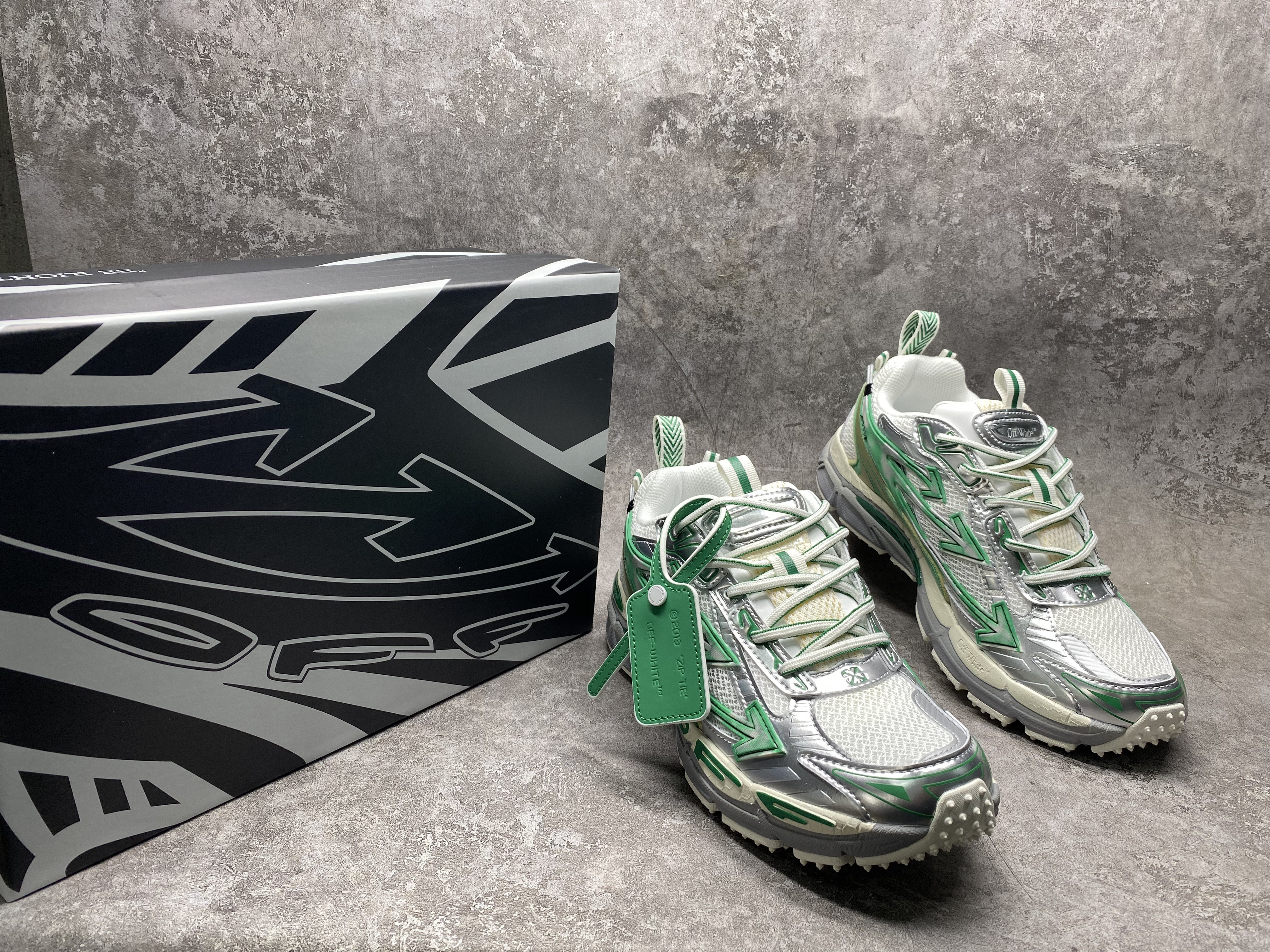 UA Off-White "BE RIGHT BACK"