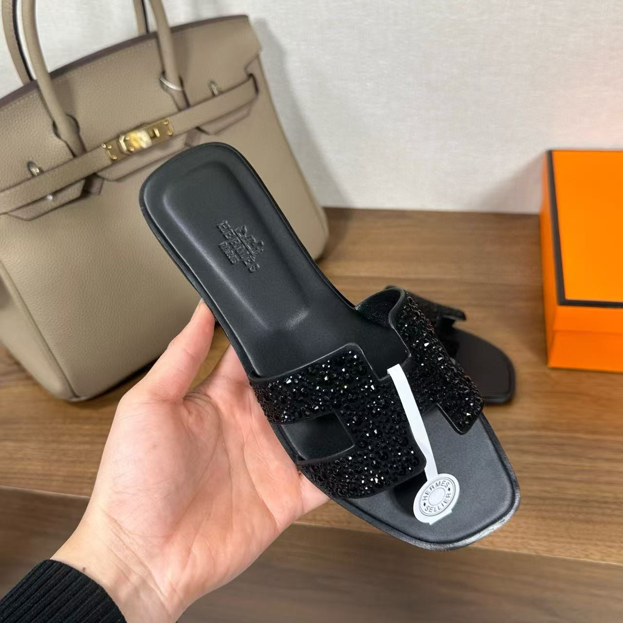 UA Hermès Oran sandal