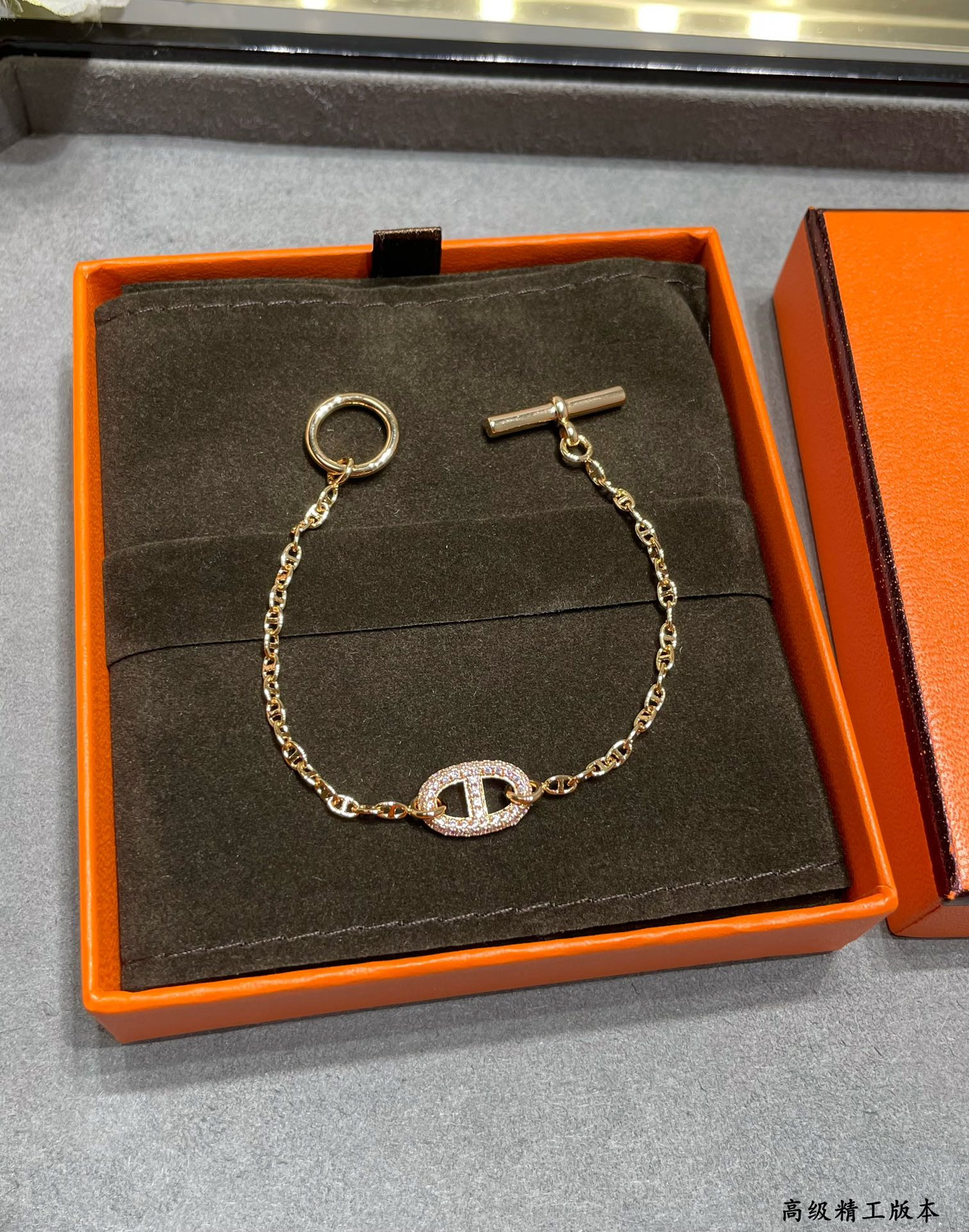 hermès fully Di*m*nd-encrusted h bracelet
