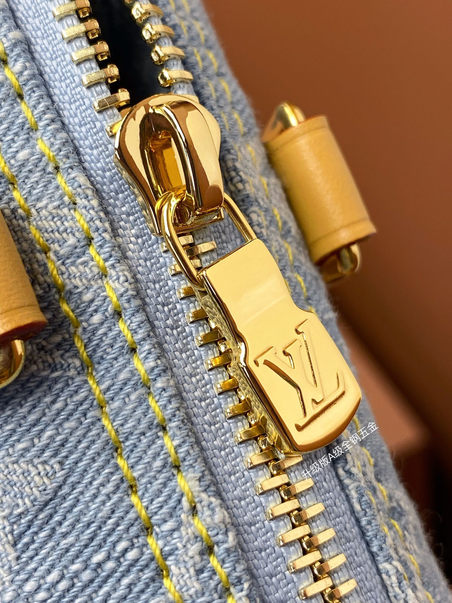 LV Nano Speedy M11212 6.3 x 3.9 x 3 in