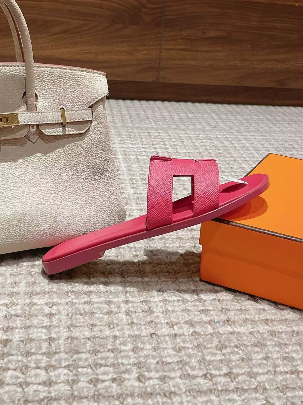 UA Hermès Oran sandal