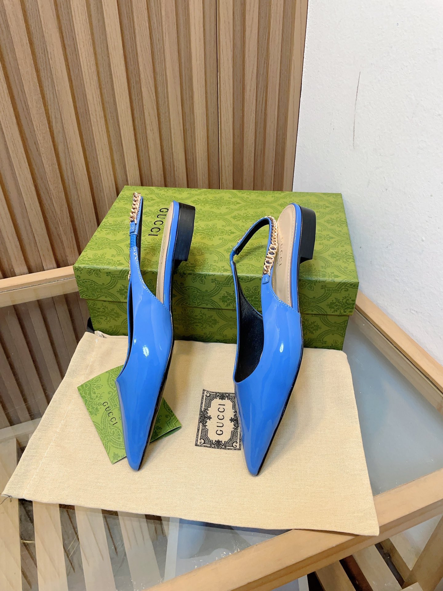 G*u*i signoria slingback pump flat shoes