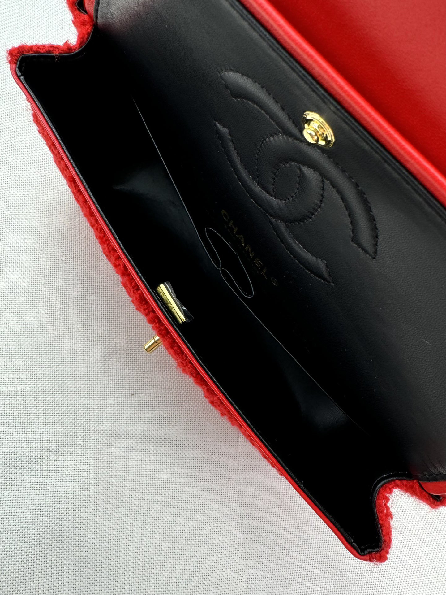 Ch*el mini classic 11.12 handbag 25 15.5 × 25.5 × 6.5 cm