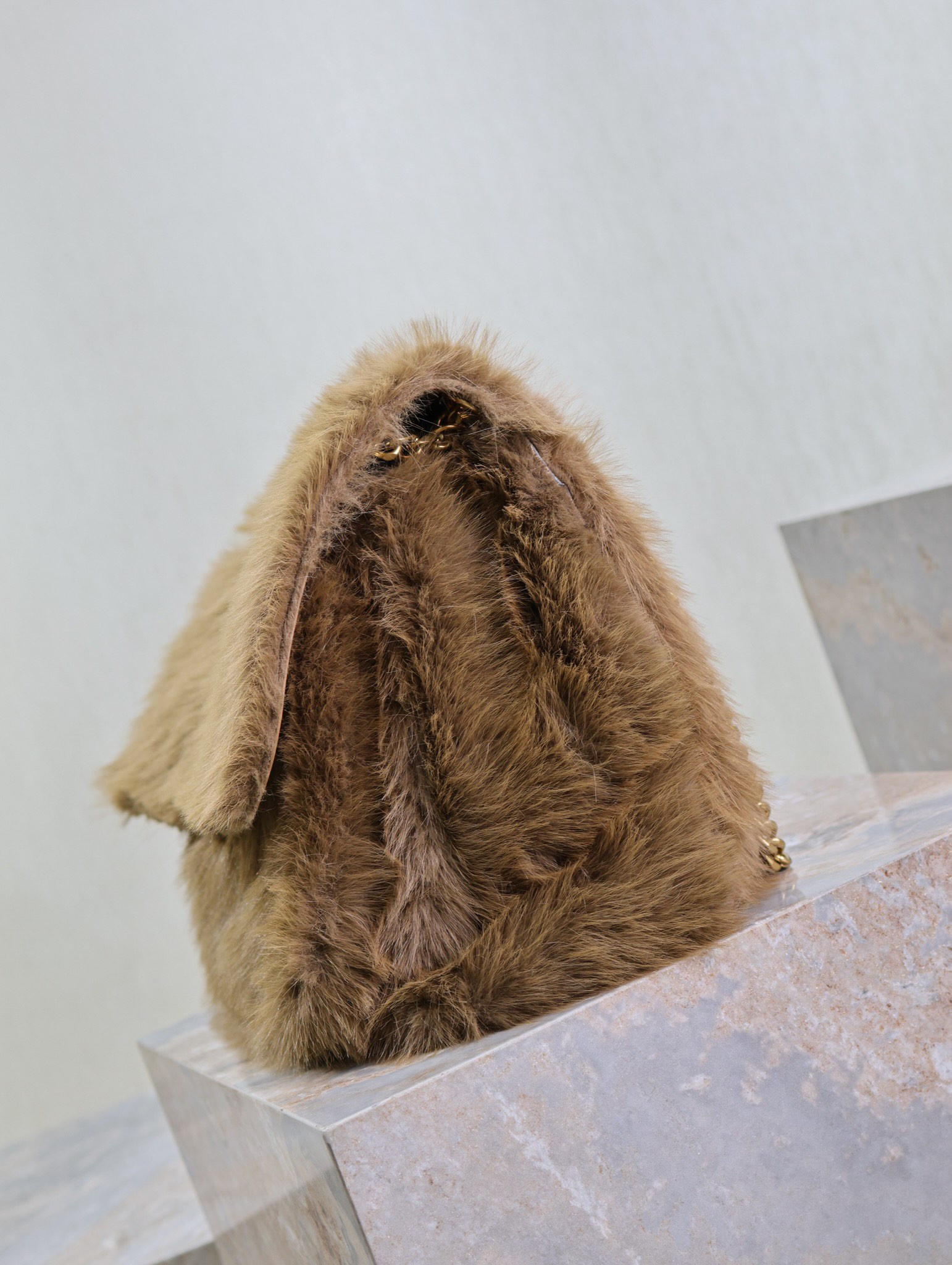 Y*L niki large in shearling 47 x 34 x 16 cm