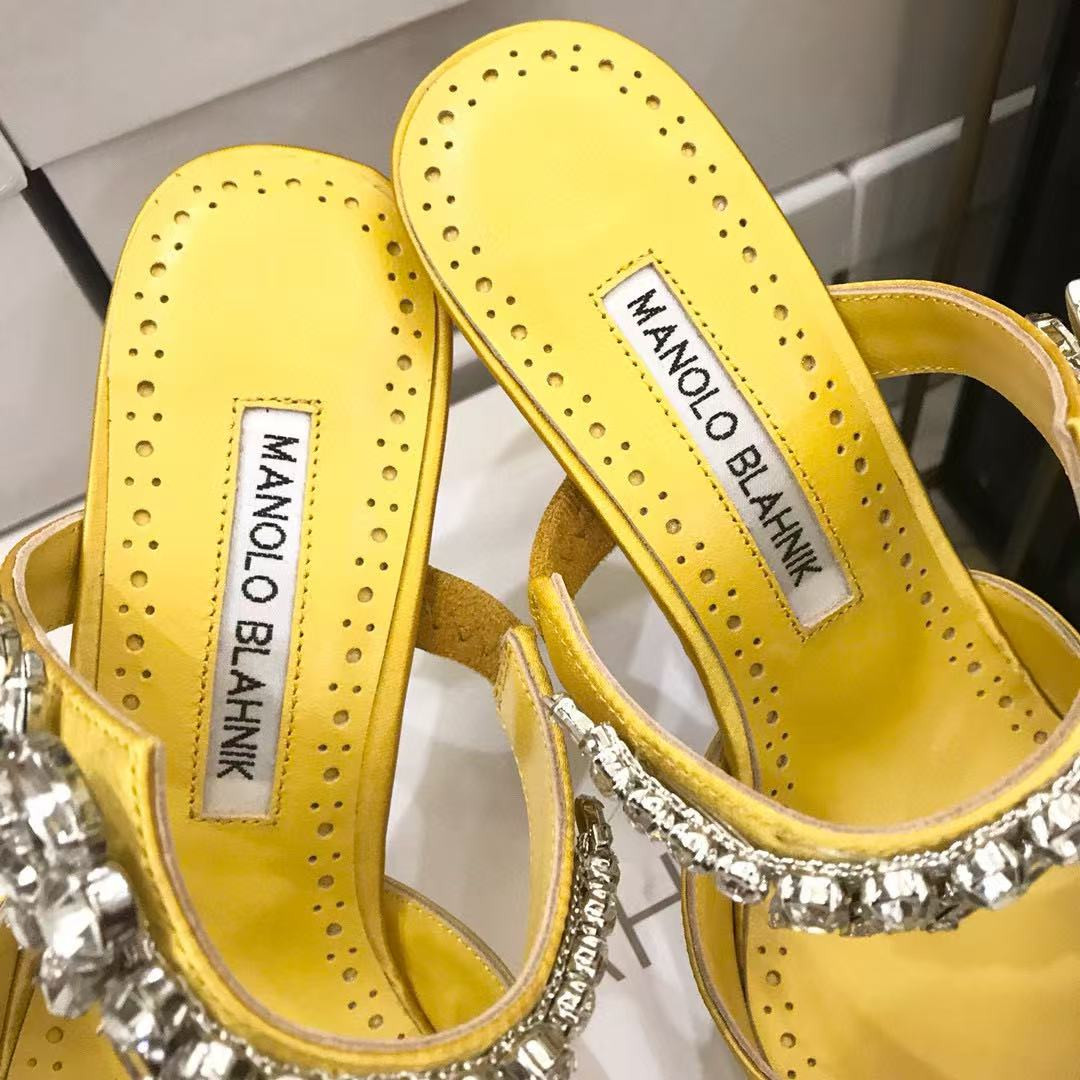 UA MANOLO BLAHNIK Shoes