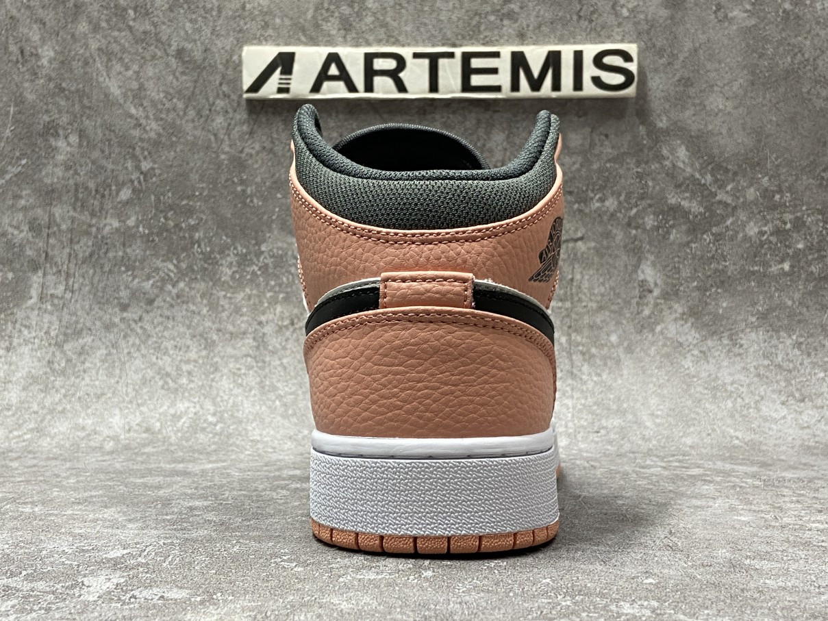 Air Jordan 1 Mid Pink Quartz