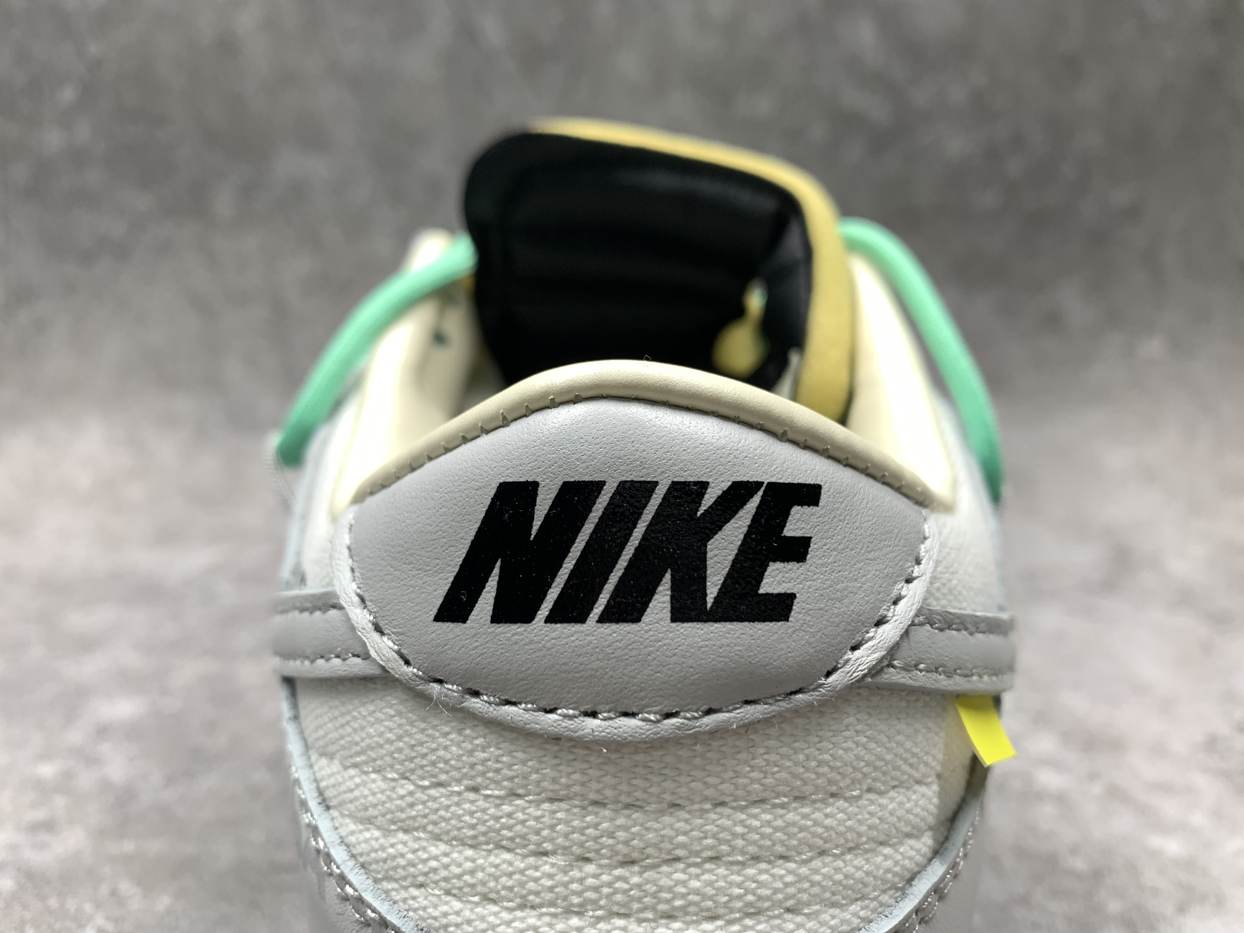 Nike Dunk Low x Off-White  