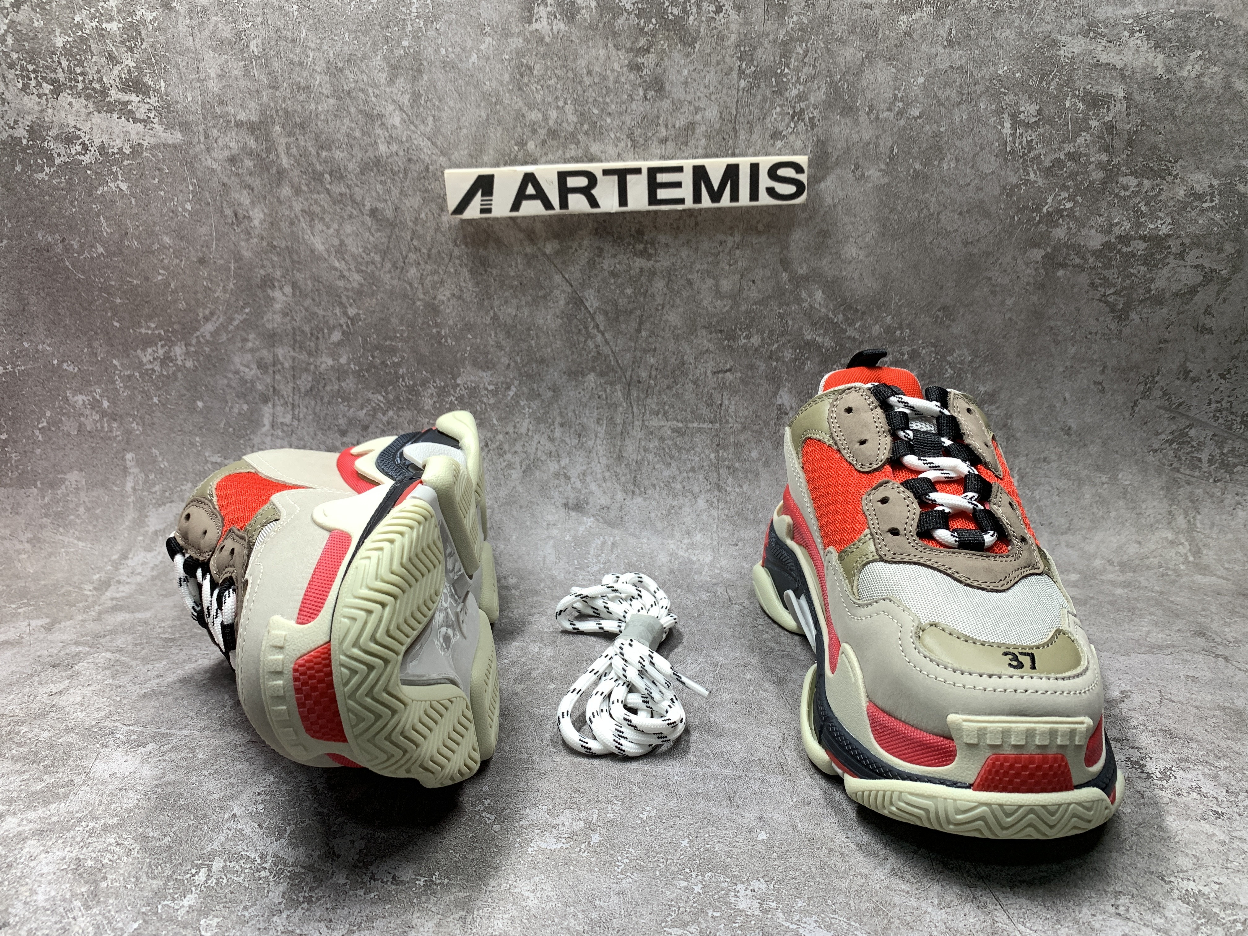 Balenciga Triple S Sneaker 