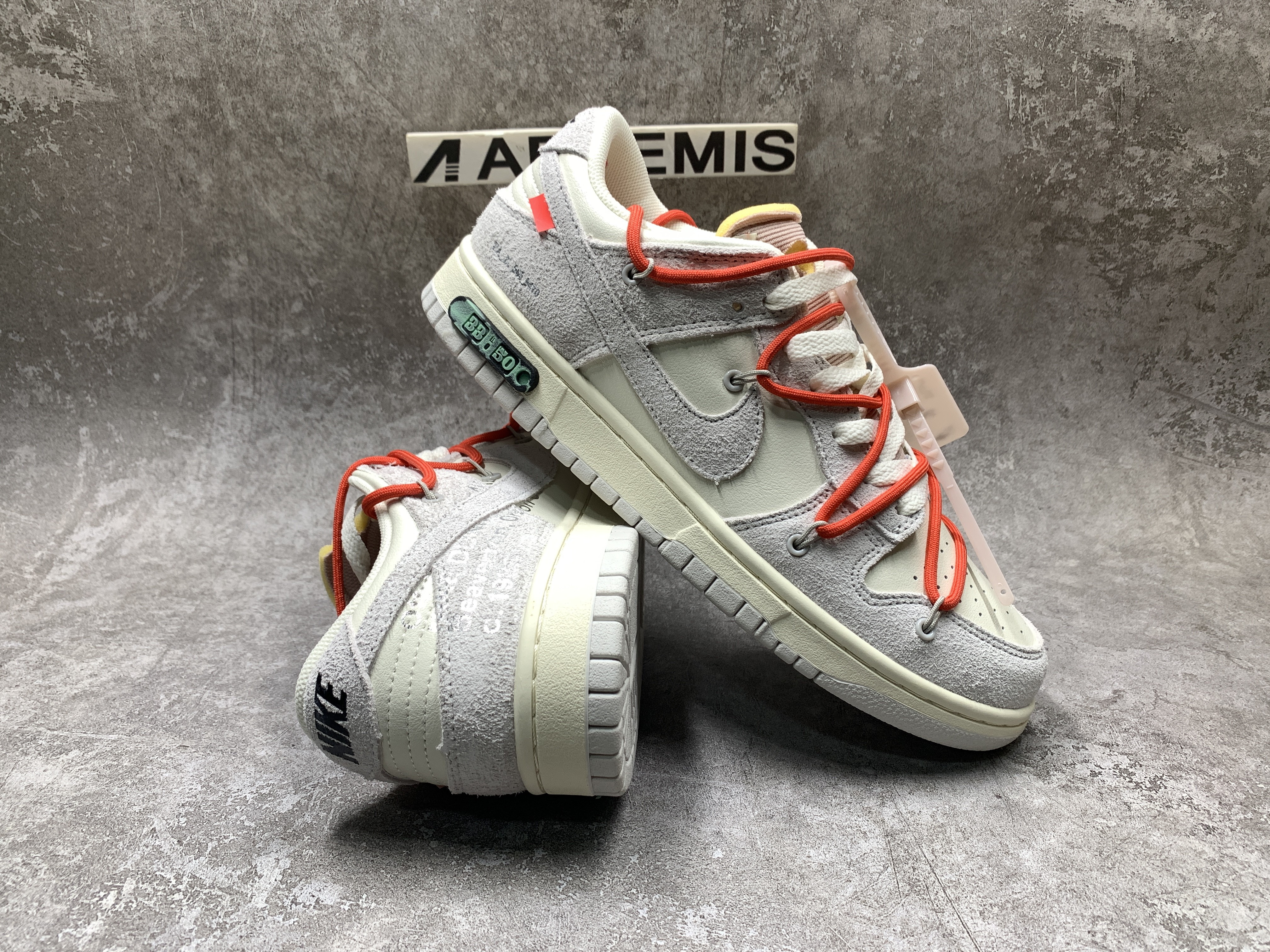 Off-White x Dunk Low Lot 33 of 50