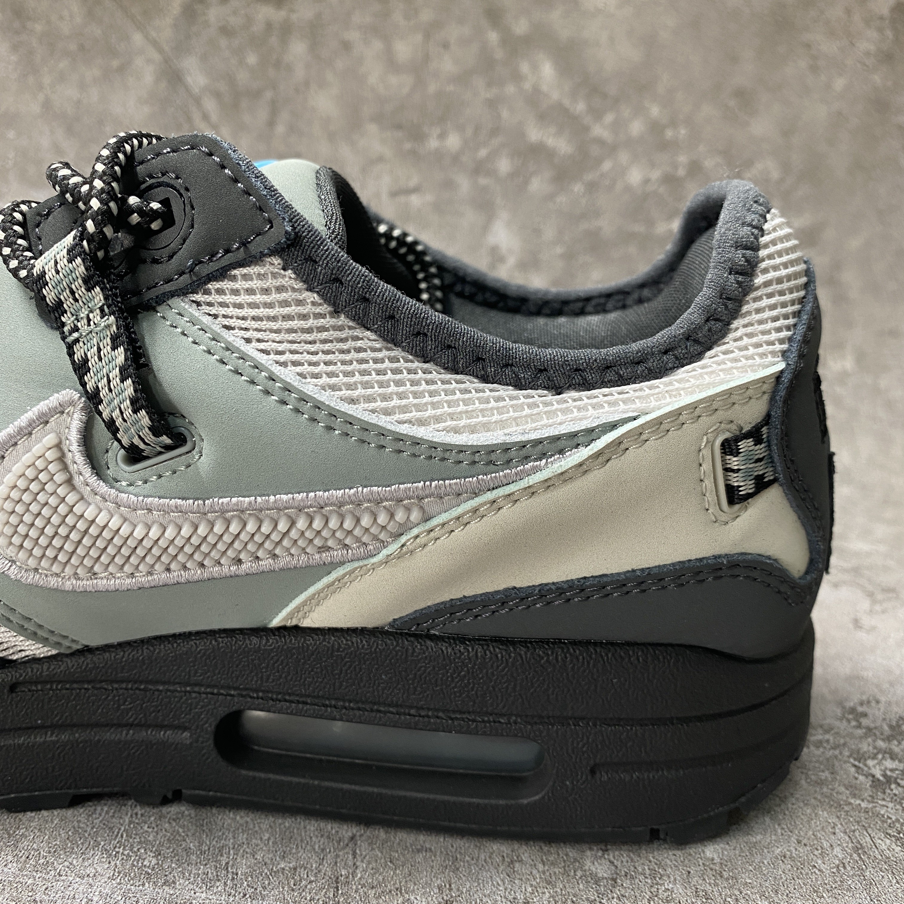 Nike Air Max 1 X Travis Scott Cave Stone