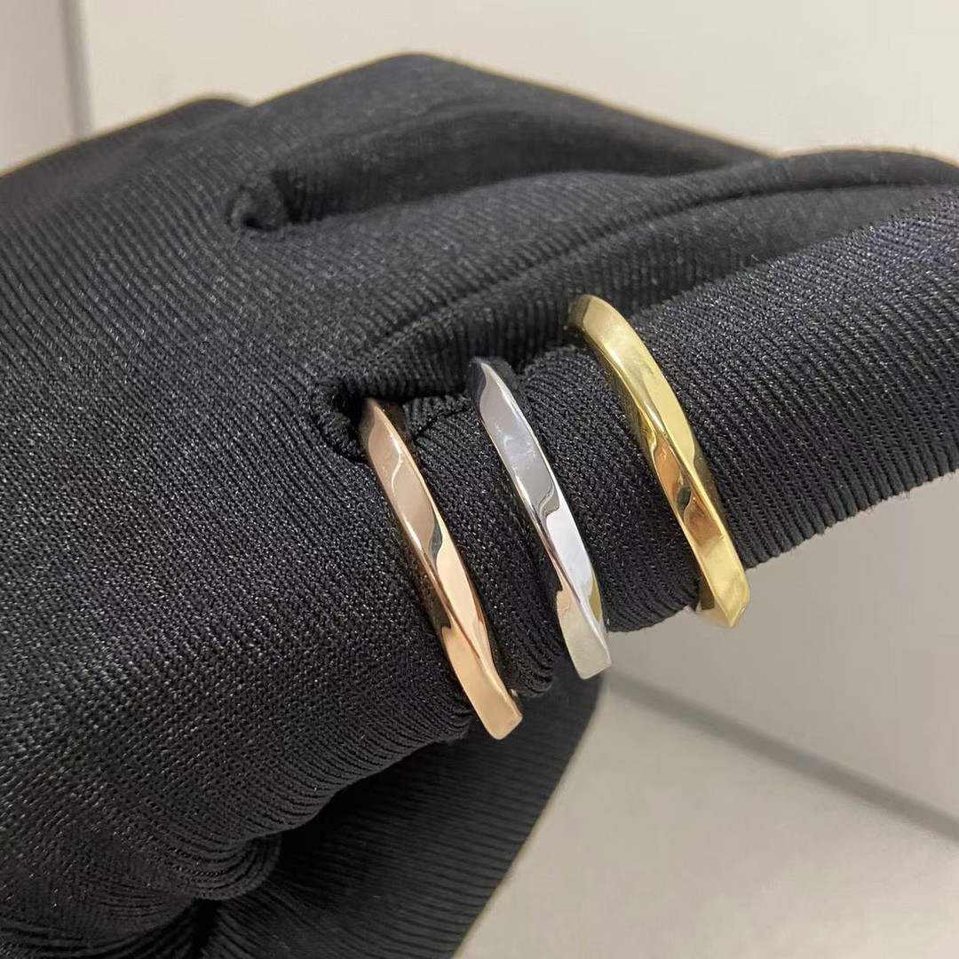 Graff Smooth Twist Rope Ring