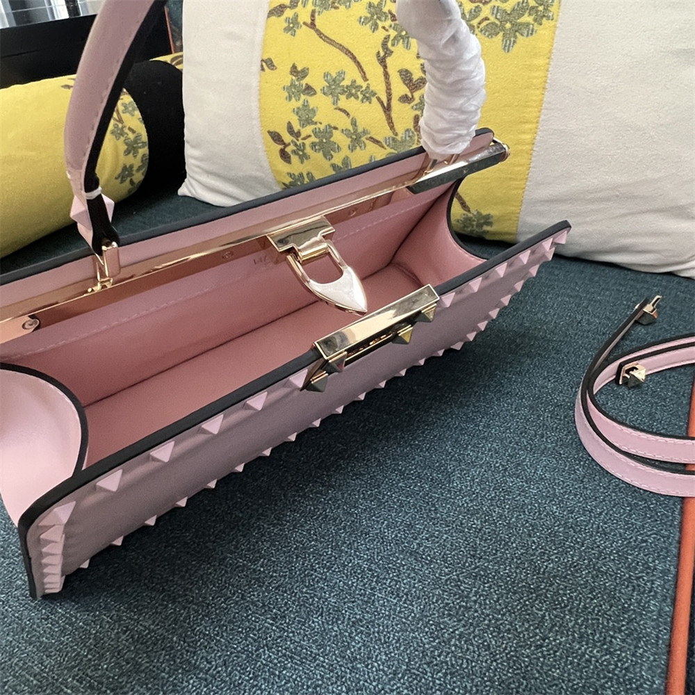 VALENTINO GARAVANI ROCKSTUD23 smooth calfskin handbag Pink