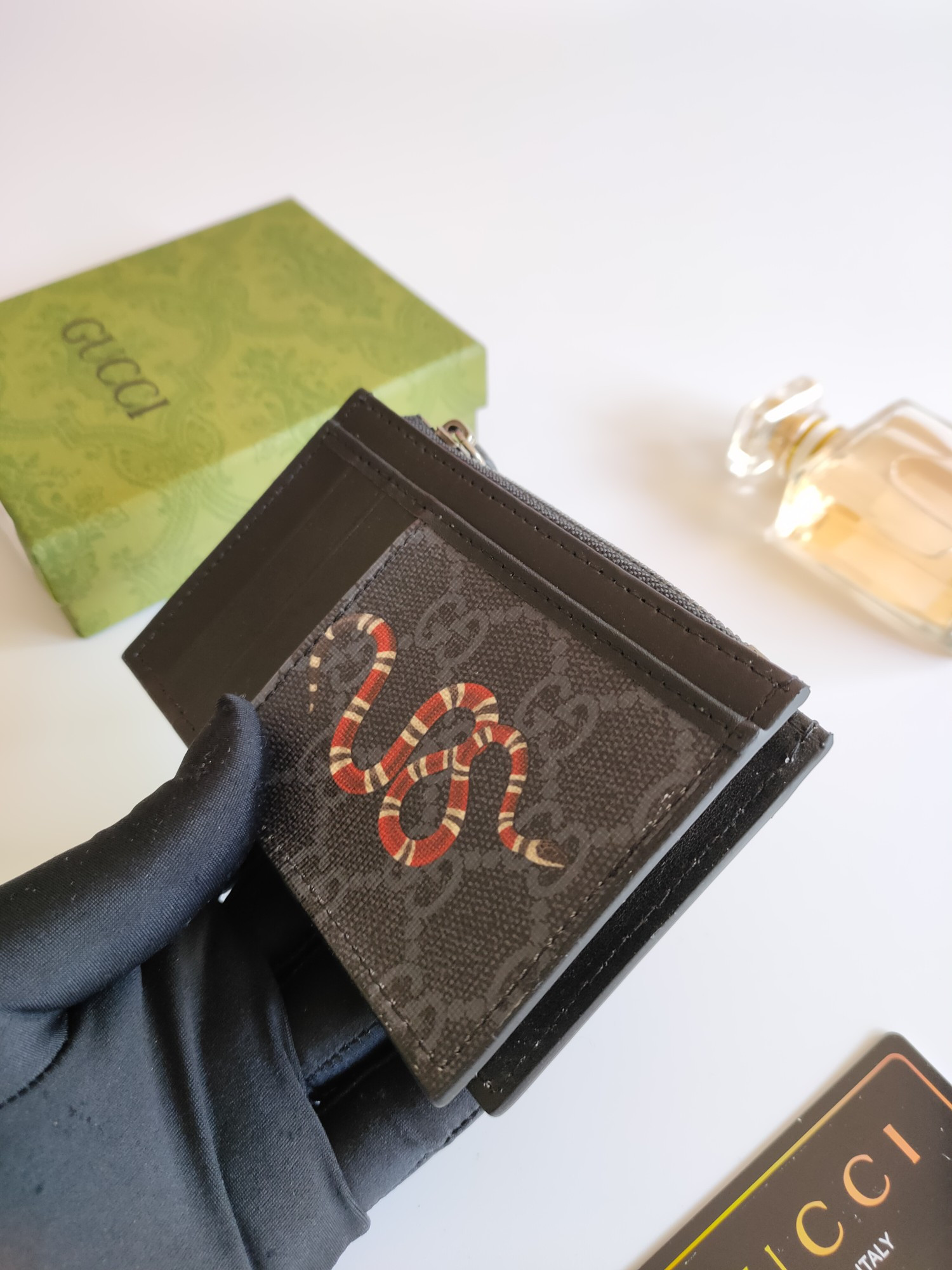 G*u*i gg card case wallet