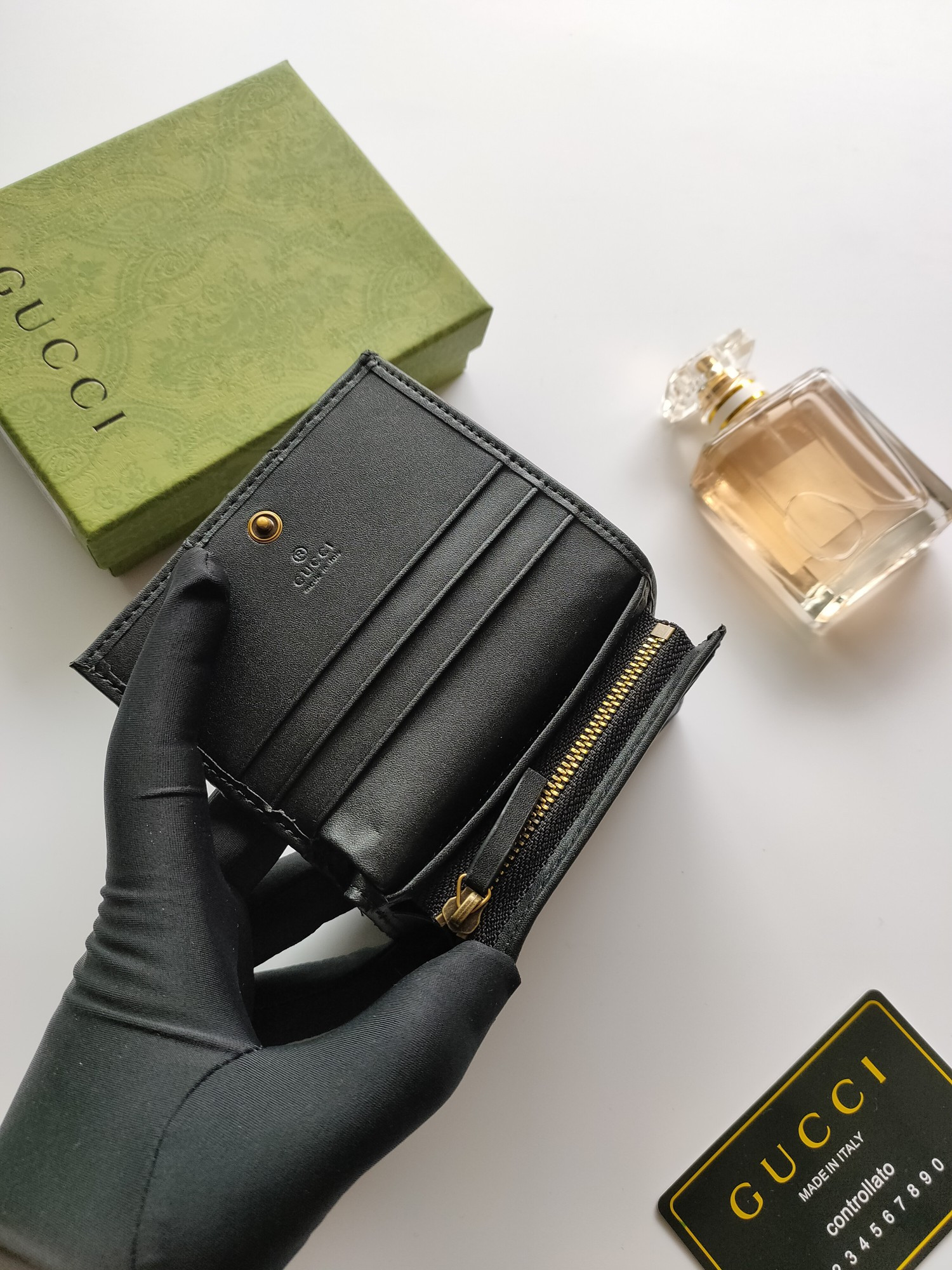 G*u*i gg card case wallet