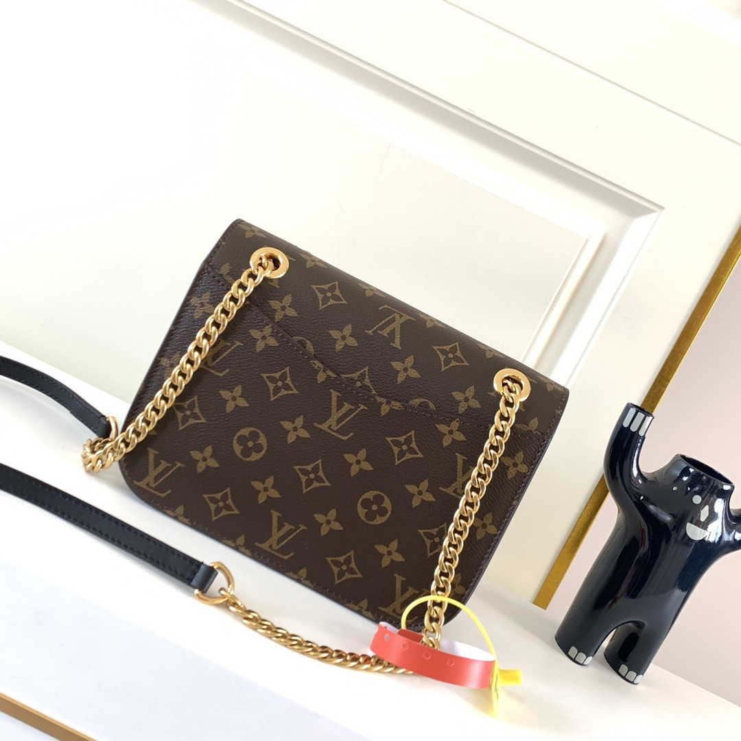 LV Chain Bag M45592 23×17×9cm