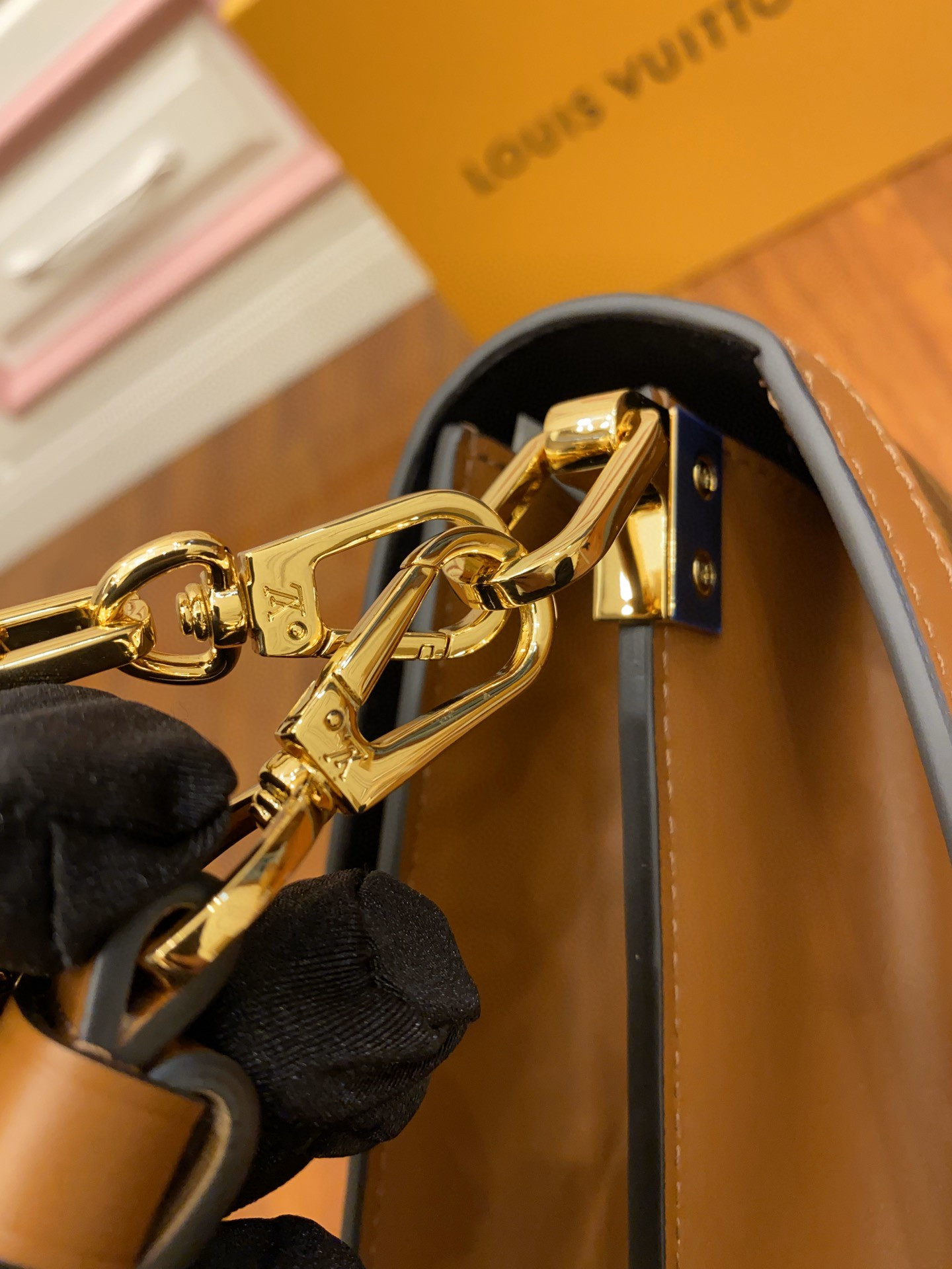 LV DAUPHINE MM M44391 9.8 x 6.7 x 4.1 inches