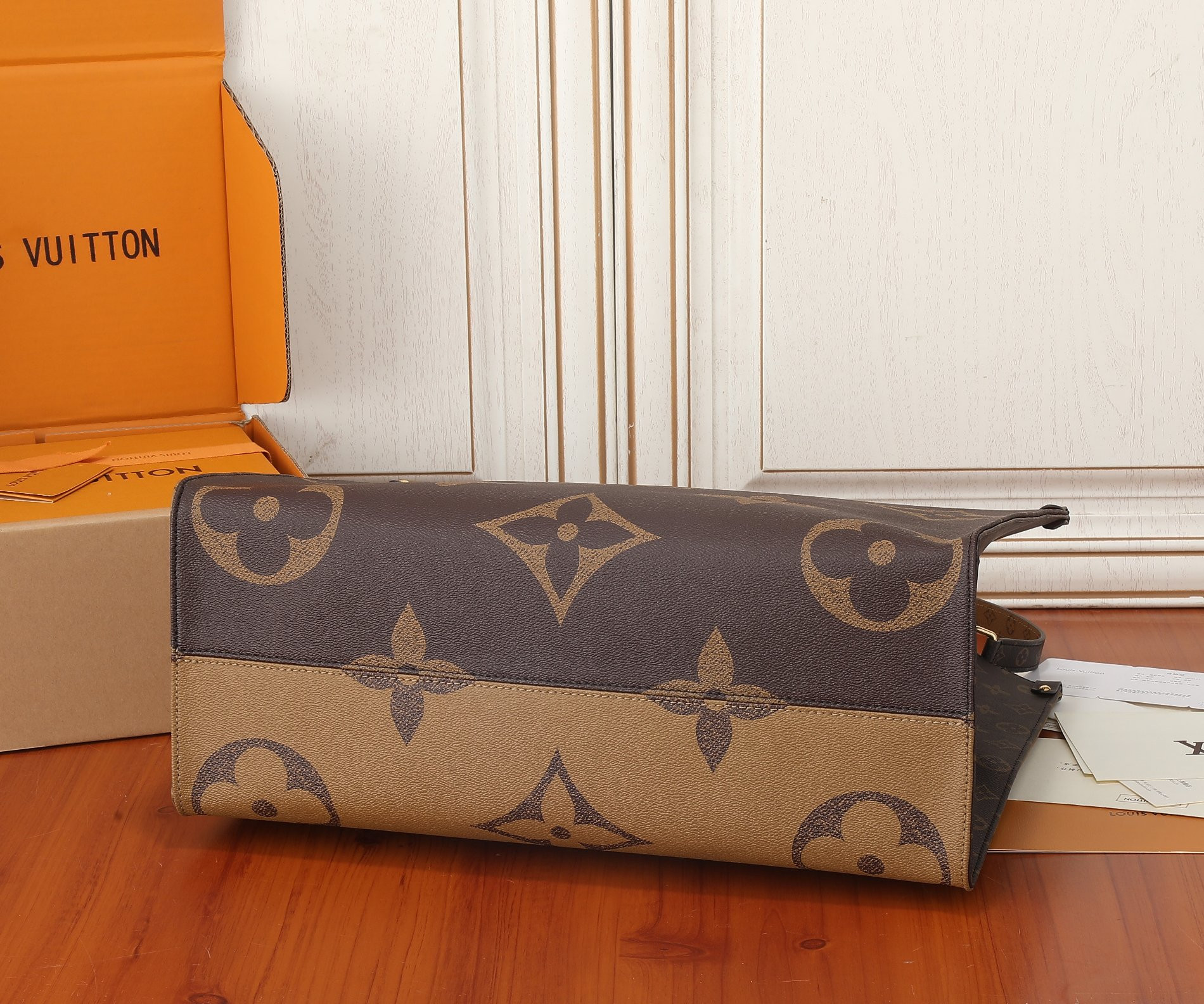 LV OnTheGo Voyage M46823 16.9 x 13 x 7.3 inches