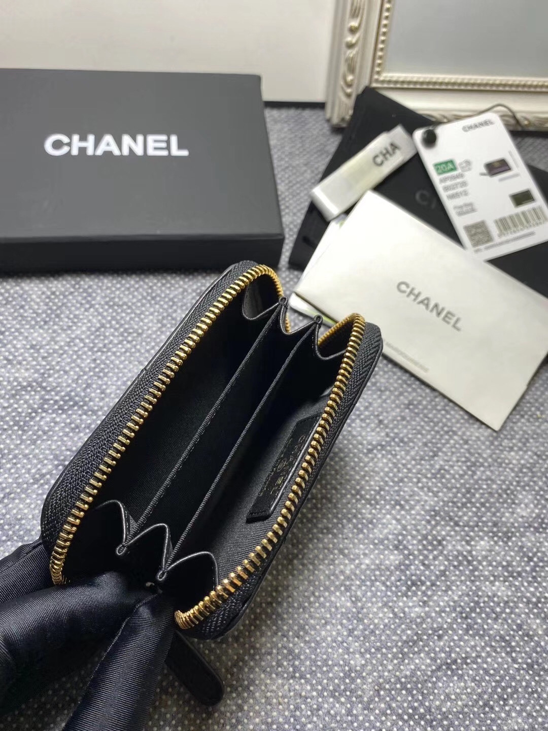 Ch*el zipped coin purse 7.5x 11x 2.5cm