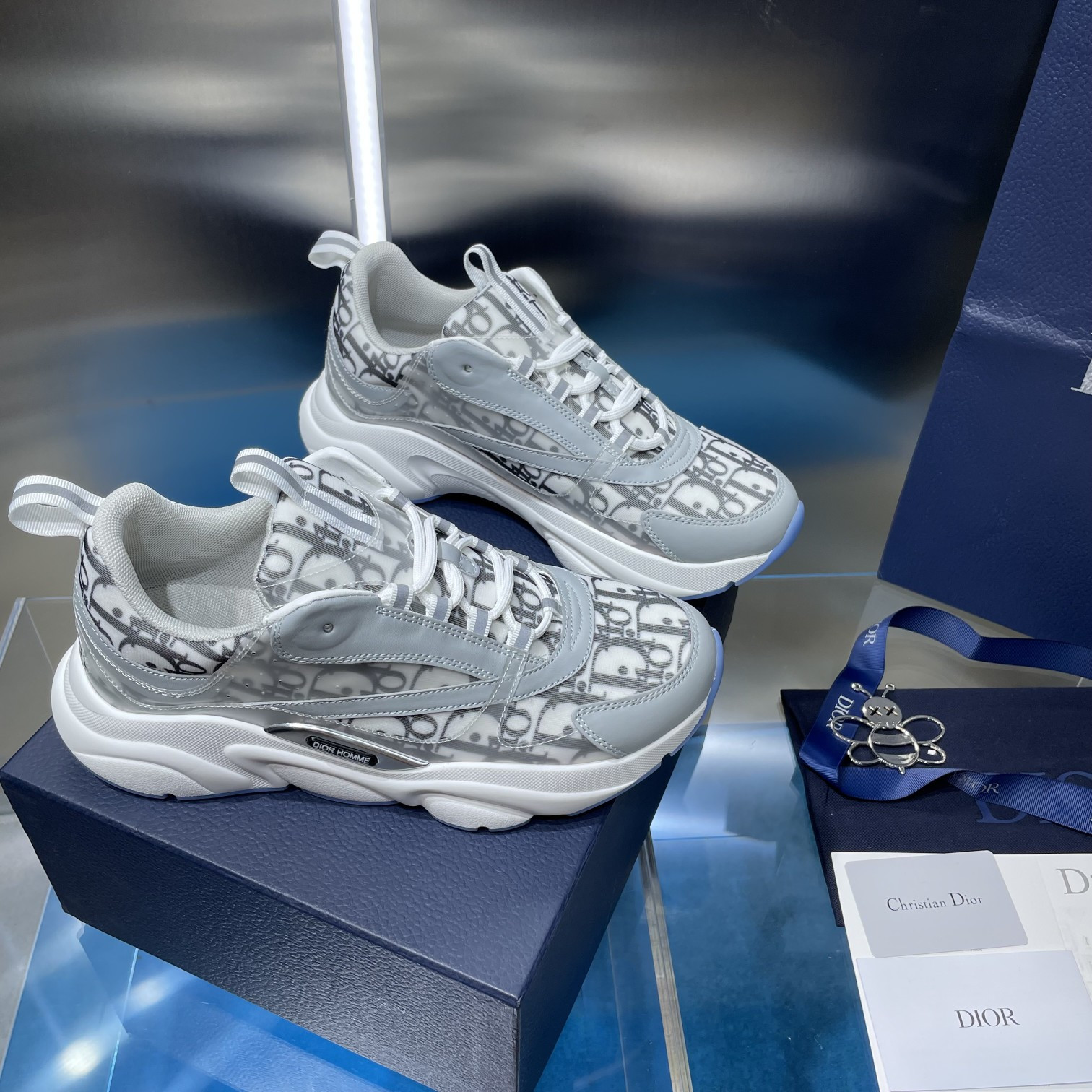 ua D*or b22 gray sneaker