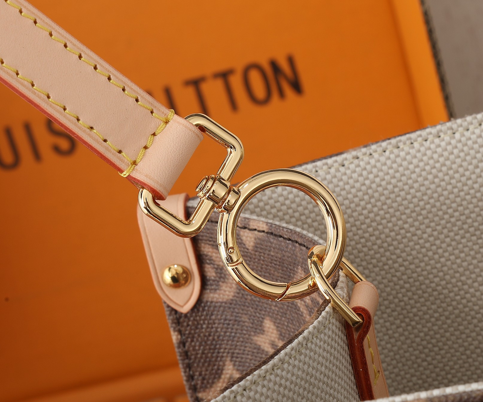 LV OnTheGo Voyage M47147 16.9 x 13 x 7.3 inches