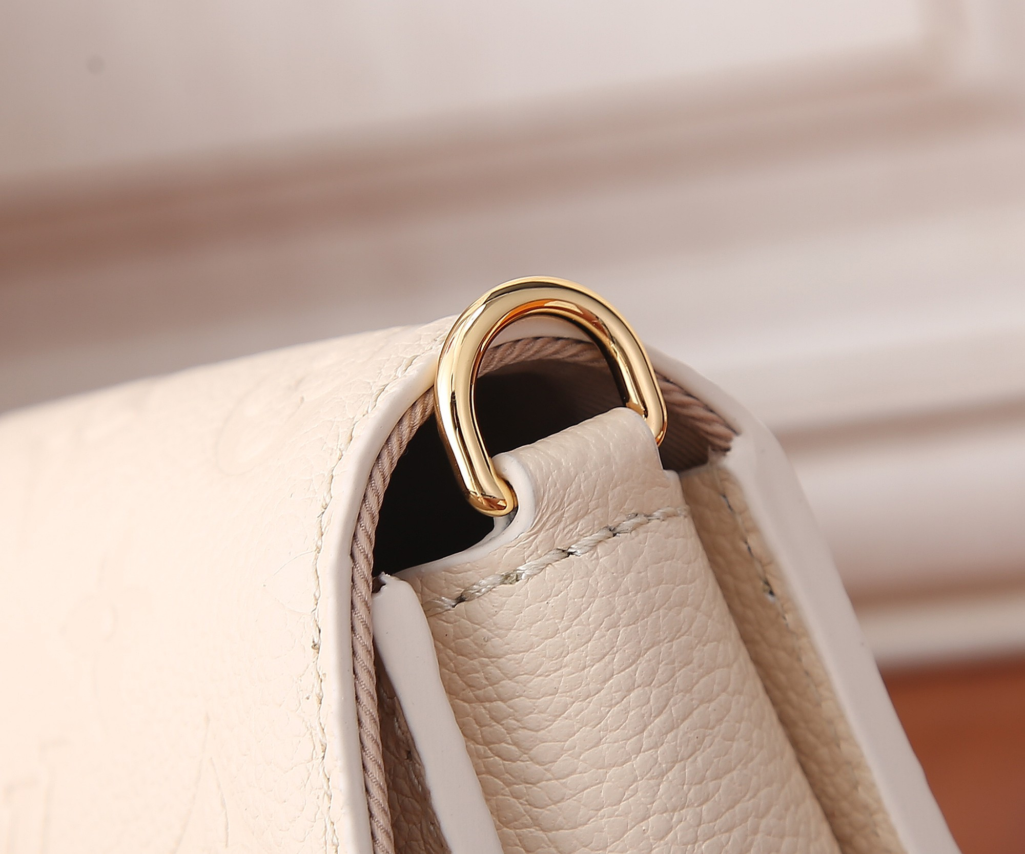 LV Wallet On Chain Métis M82636 7.5 x 4.3 x 2.2 inches