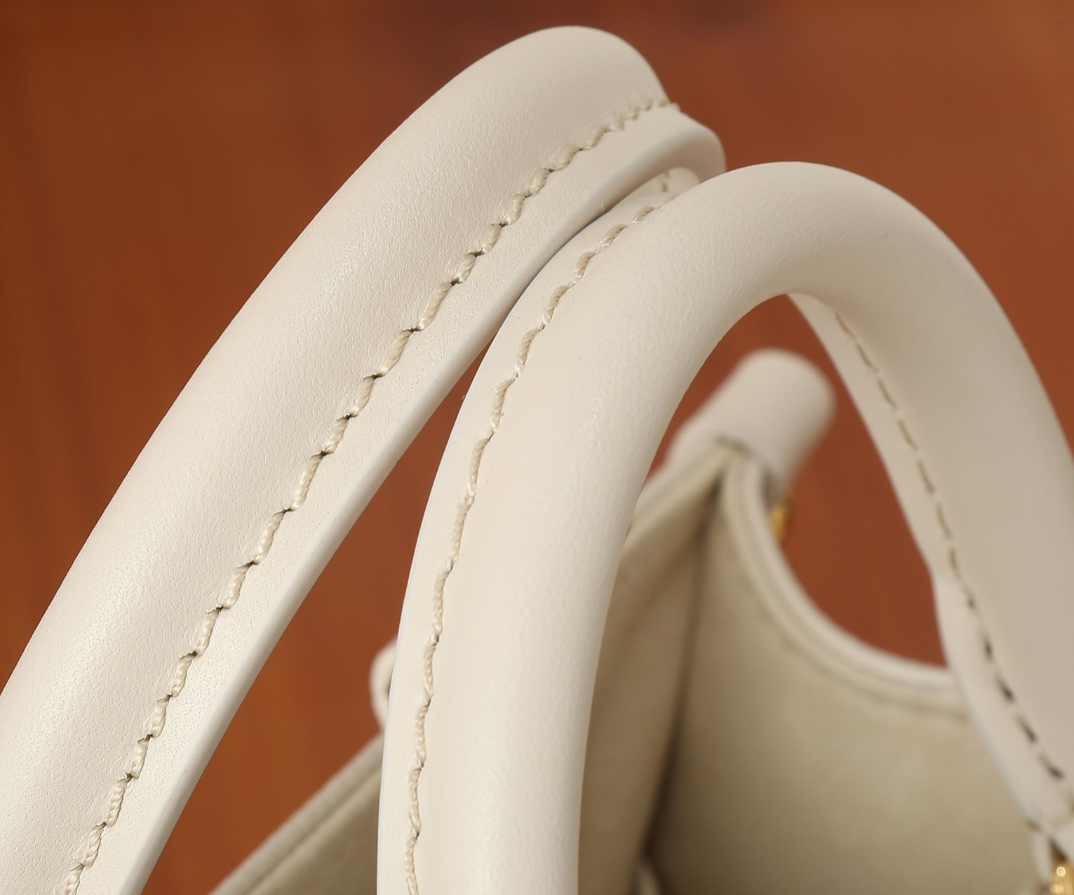 LV OnTheGo BB M47115  7.1 x 5.9 x 3.3 in