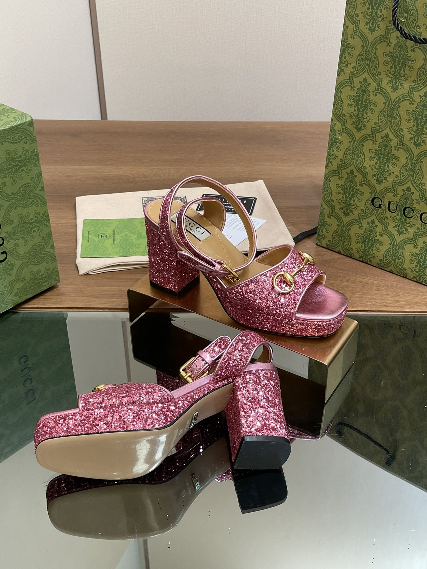 ua G*u*i horsebit platform sandal