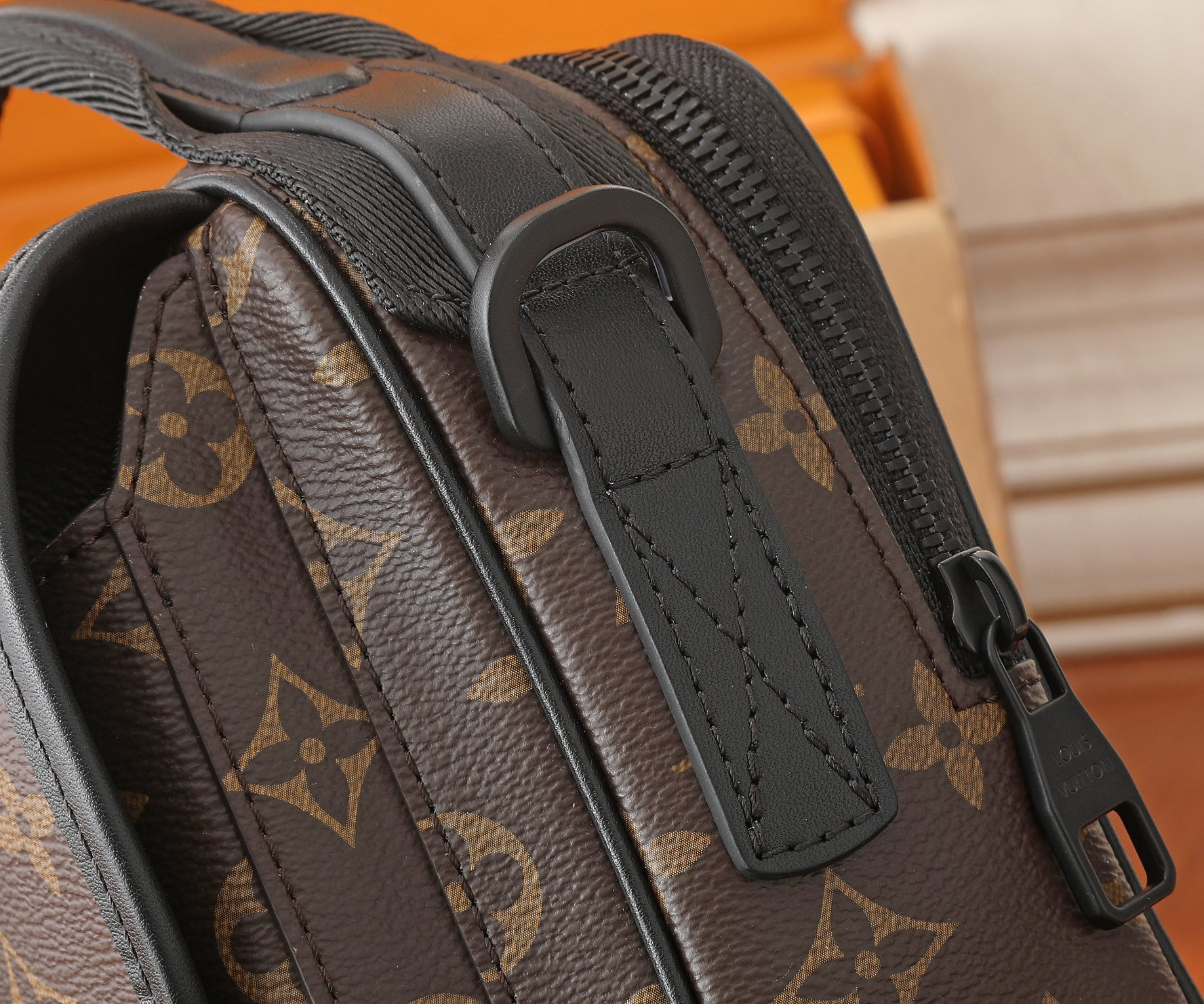 LV Quest Messenger M46973 7.1 x 7.1 x 3.9 inches