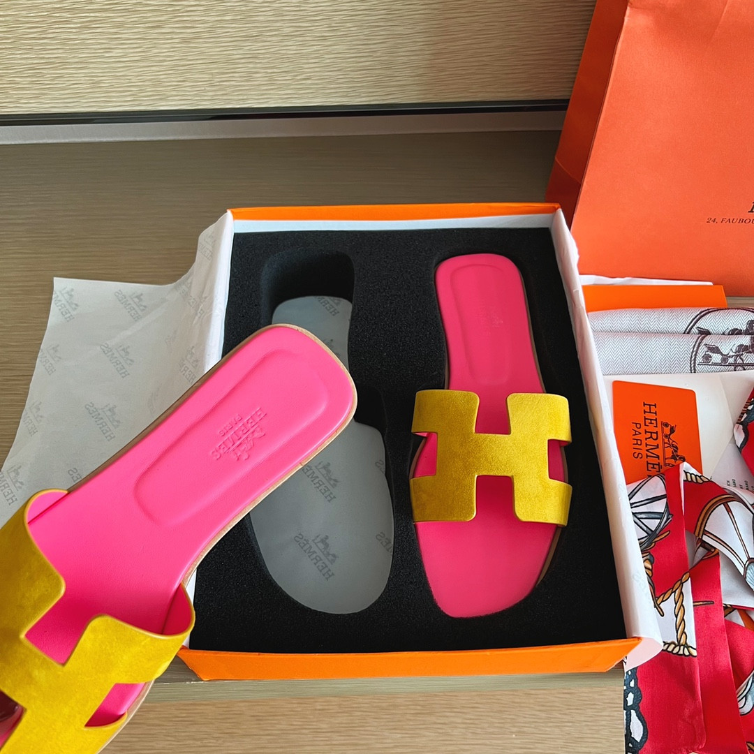 UA Hermès Oran sandal