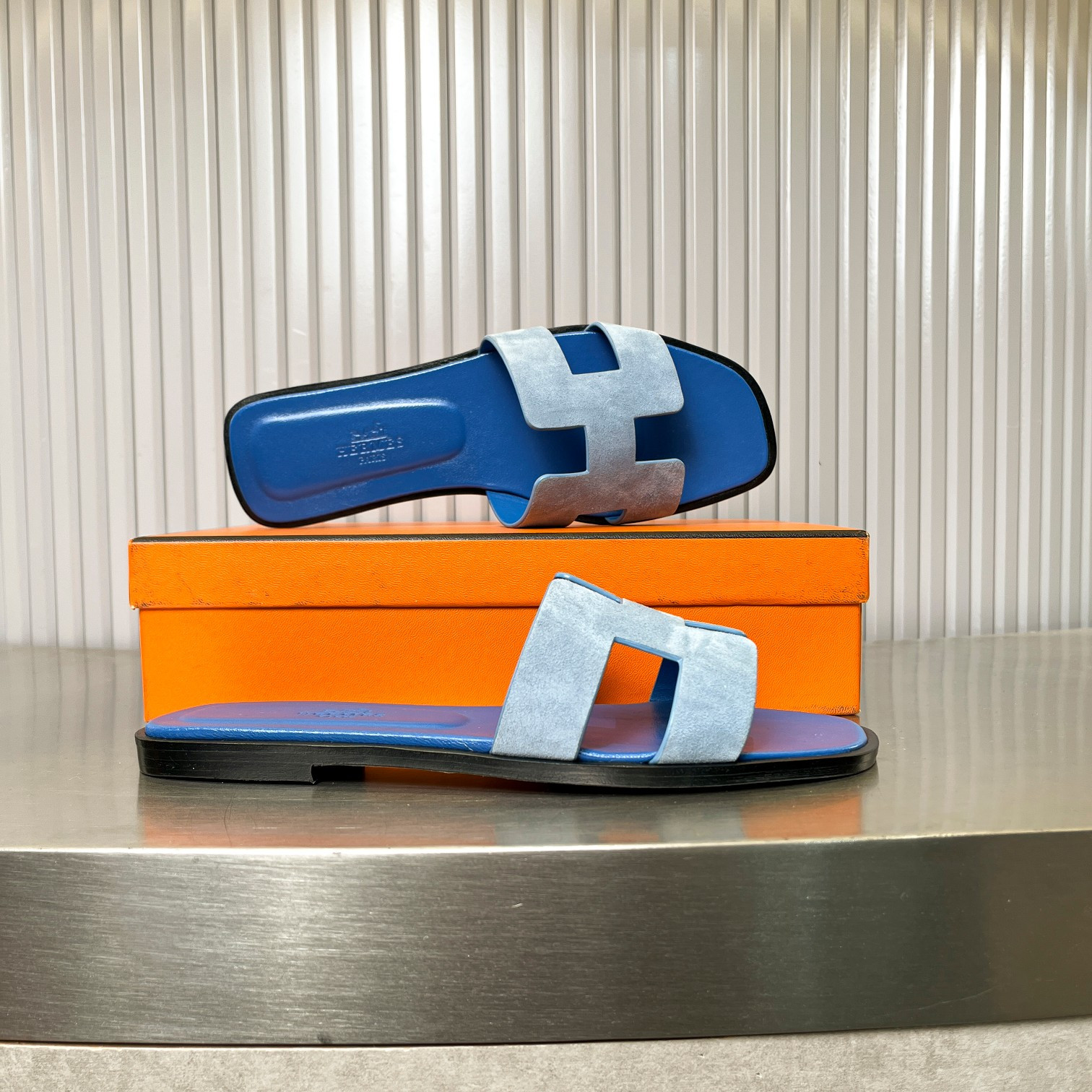 UA Hermès Oran sandal