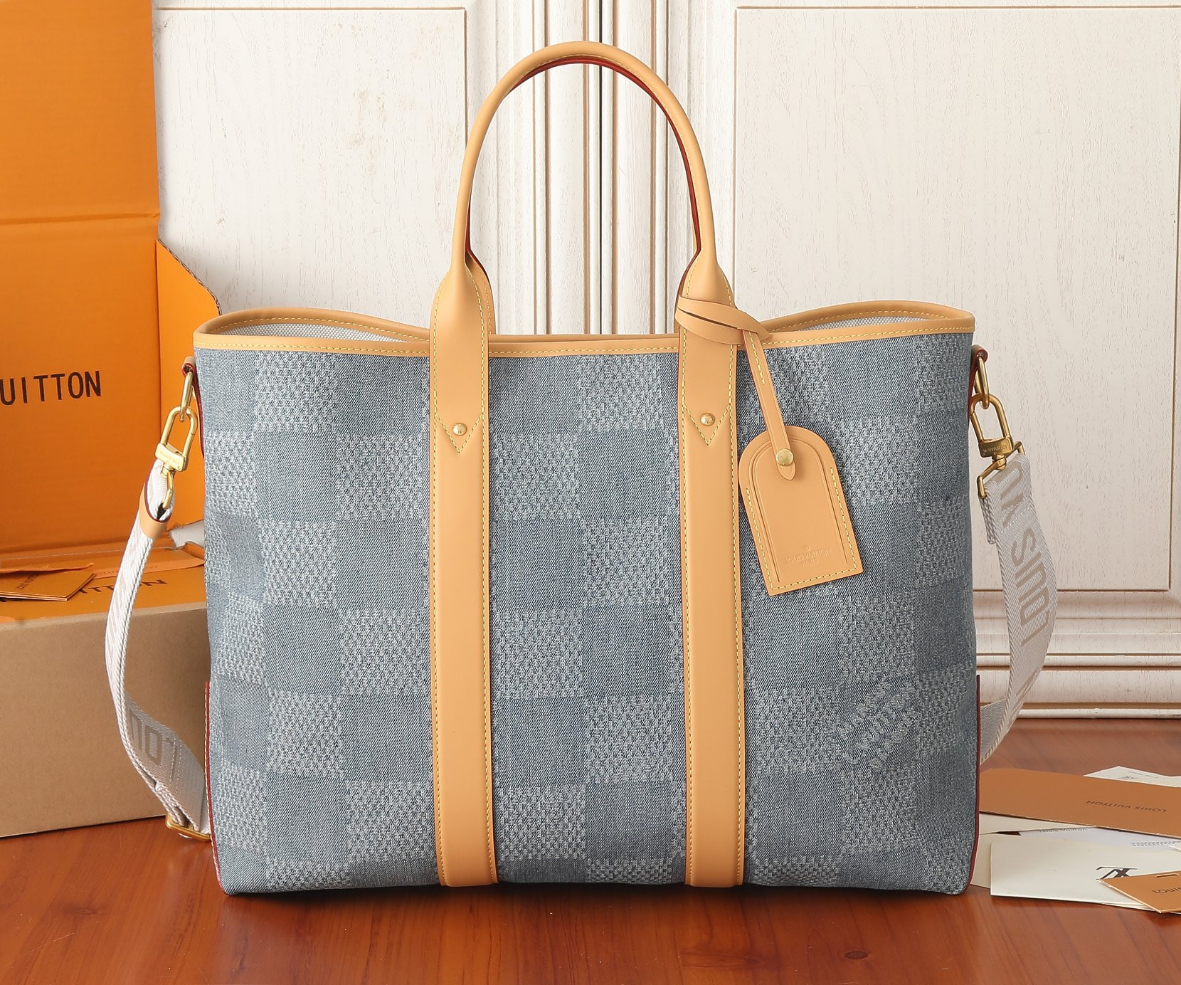 LV Weekend Tote N40702 16.9 x 13.4 x 6.9 inches