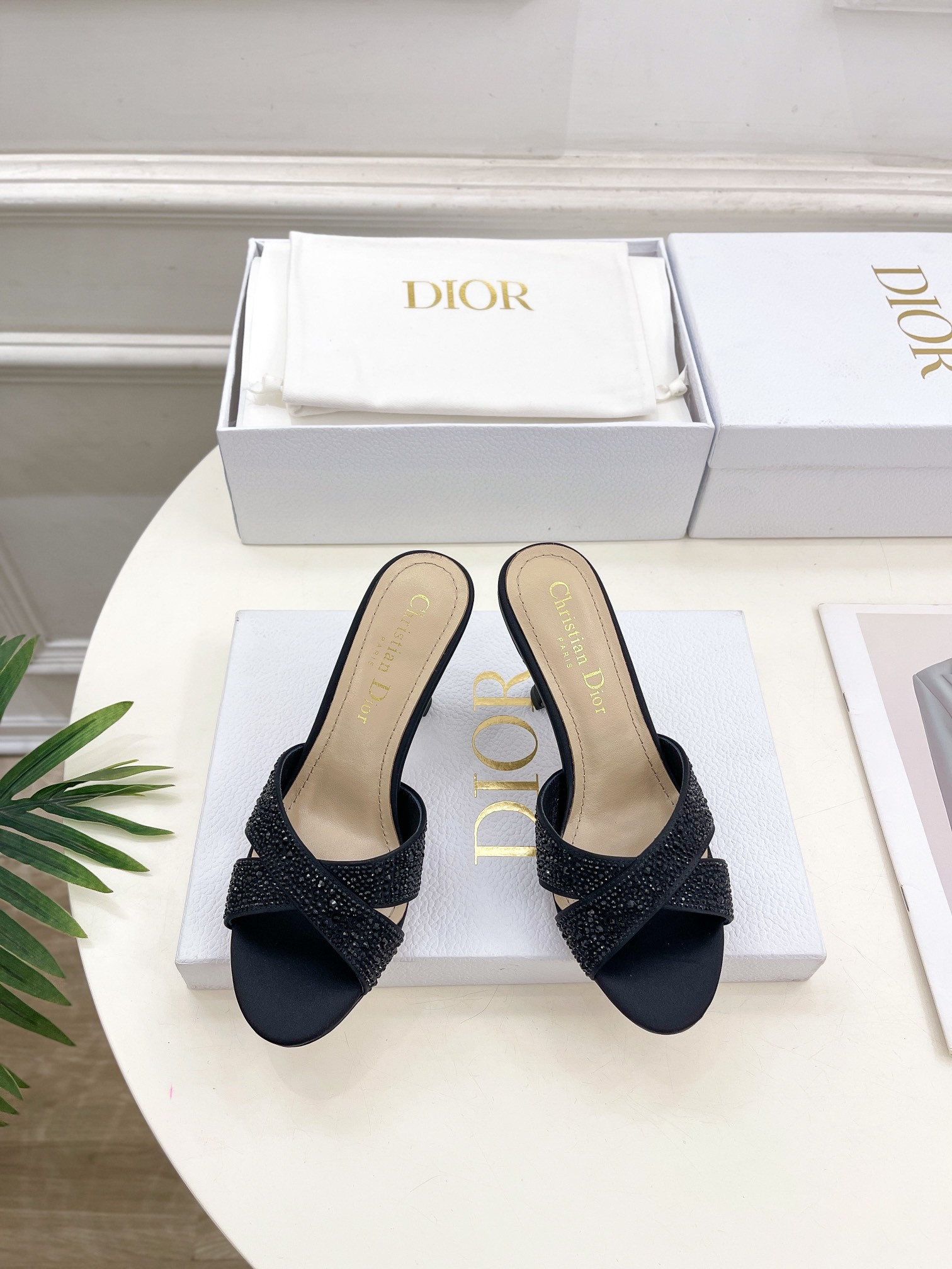 ua D*or tribales heeled slide