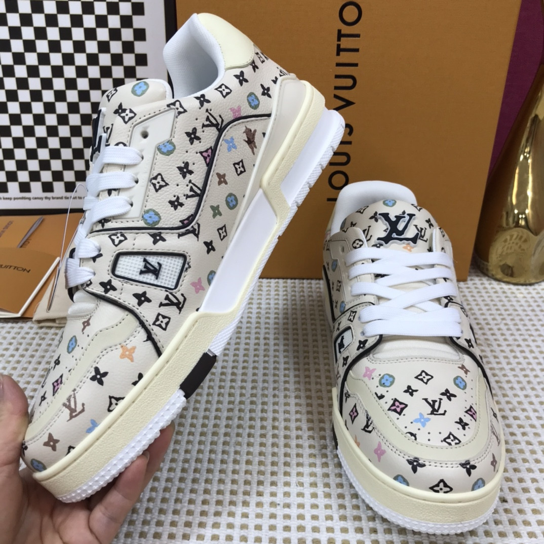UA LV Trainer Sneaker