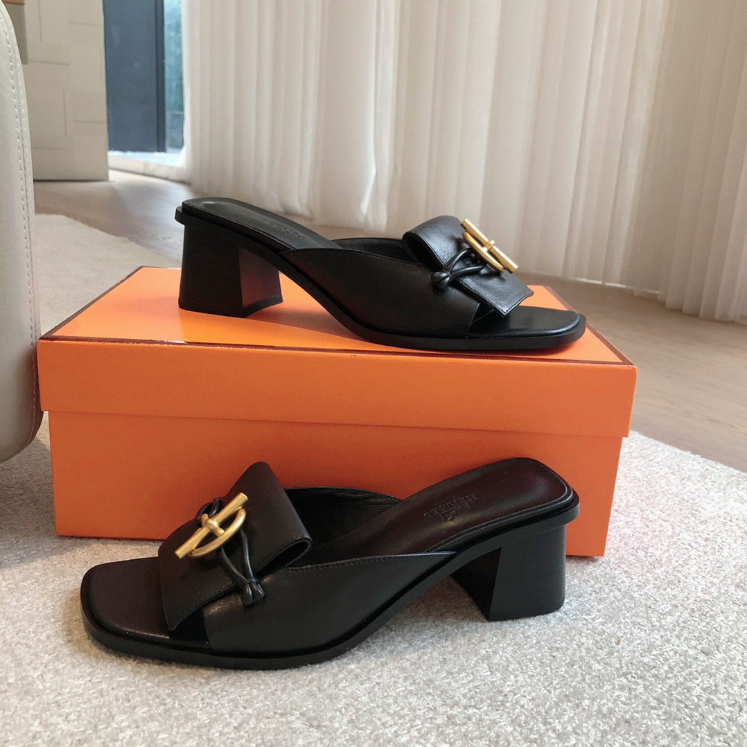 UA Hermès Isle sandal