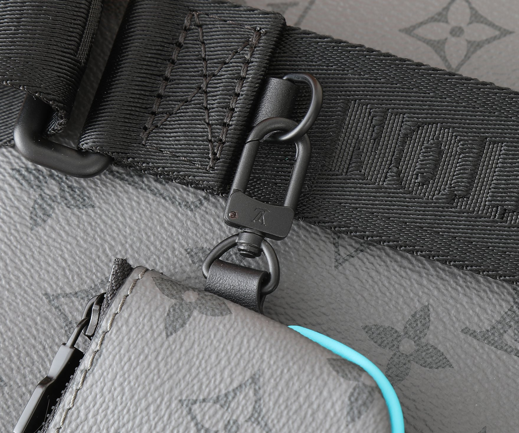 LV Trio Messenger M11648 25x18.5x7CM