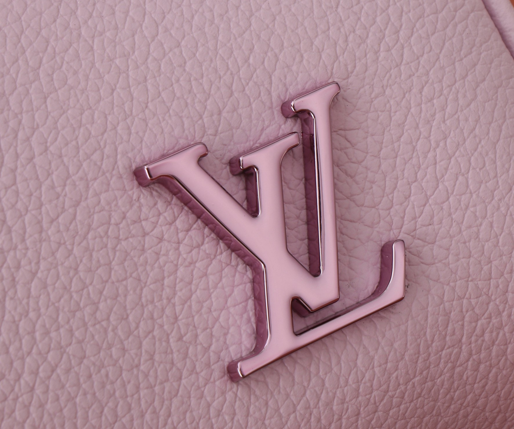 LV Speedy 18 M24598 18x12.5x11CM