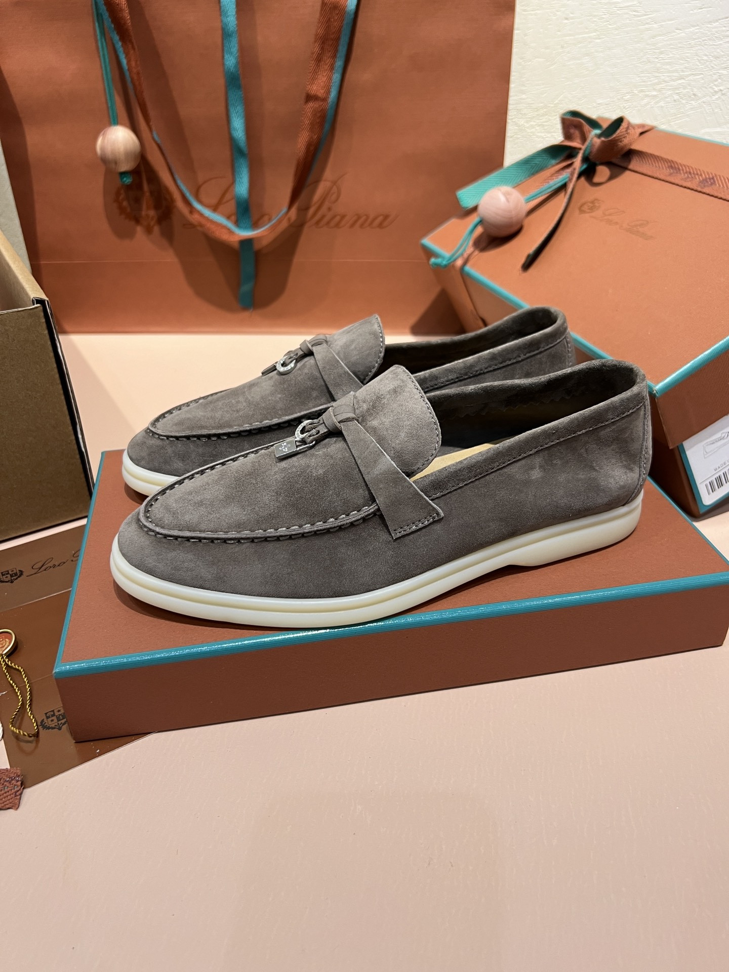 ua L**o p*ana summer charms walk loafers