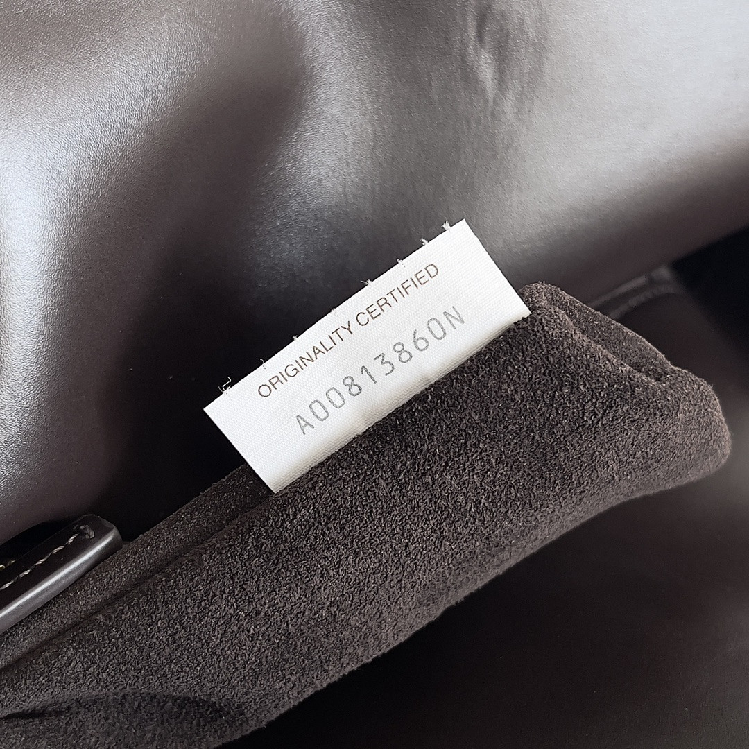 bo*te*ga Ve*ne*ta liberta 23 x 35 x 6cm