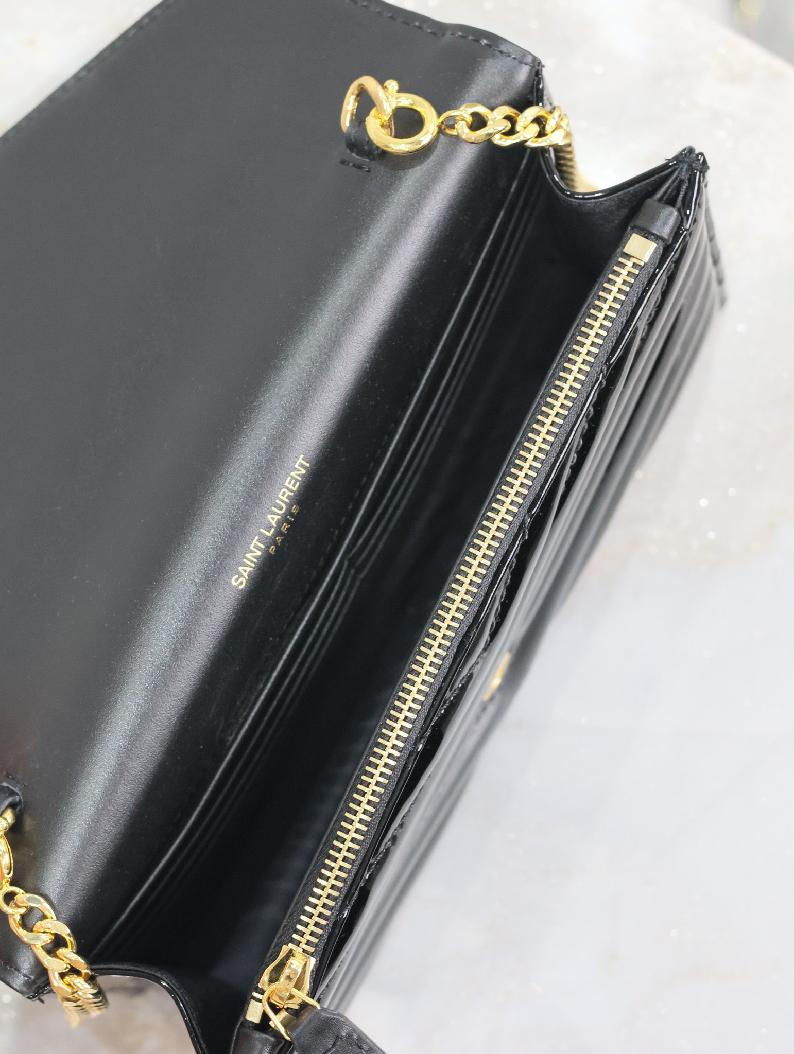 Y*L cassandra woc envelope chain wallet in patent leather 19 x 12.5 x 3.5cm