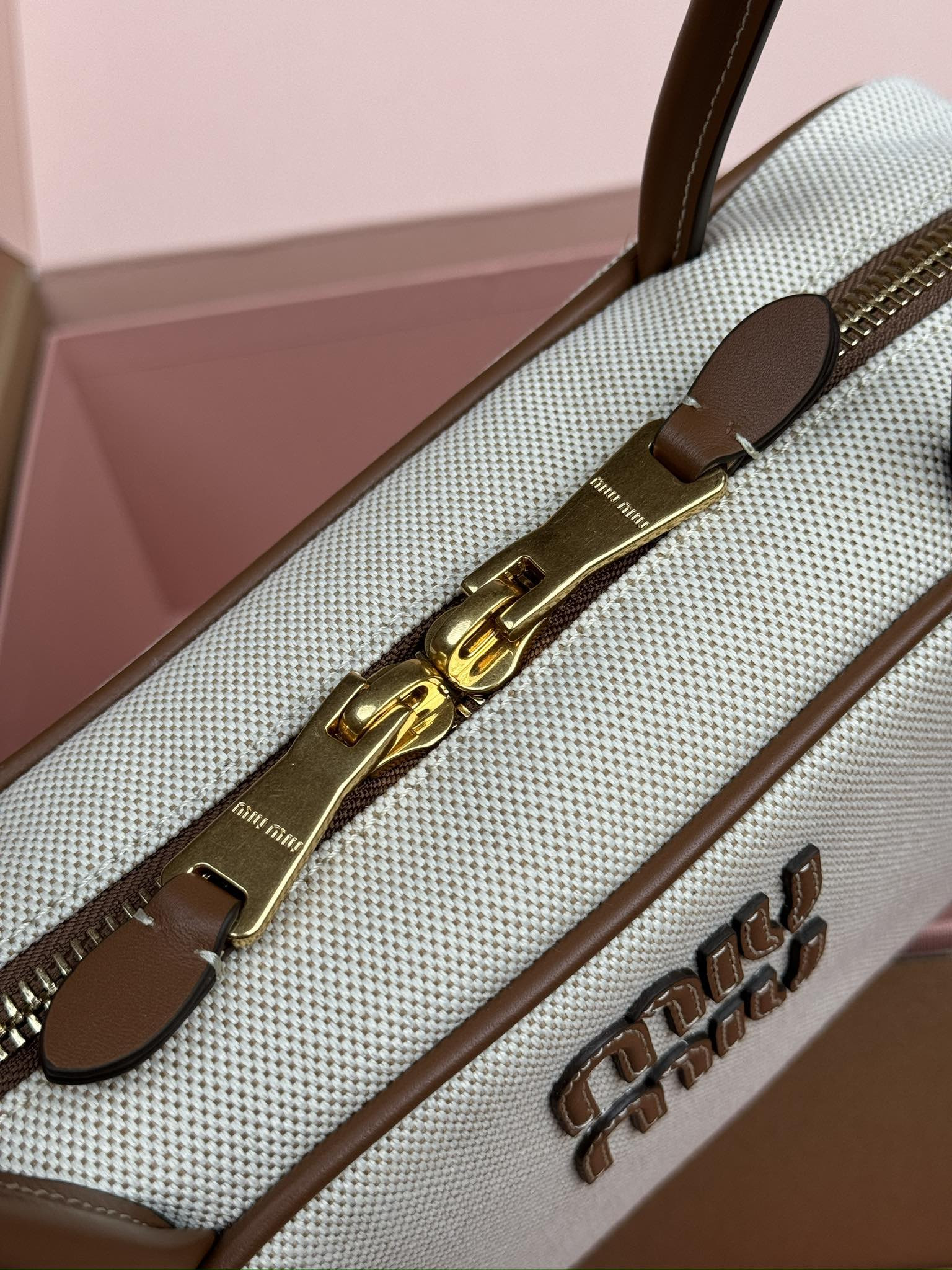 Miu Miu Leather Beau Bag  28×15×9cm