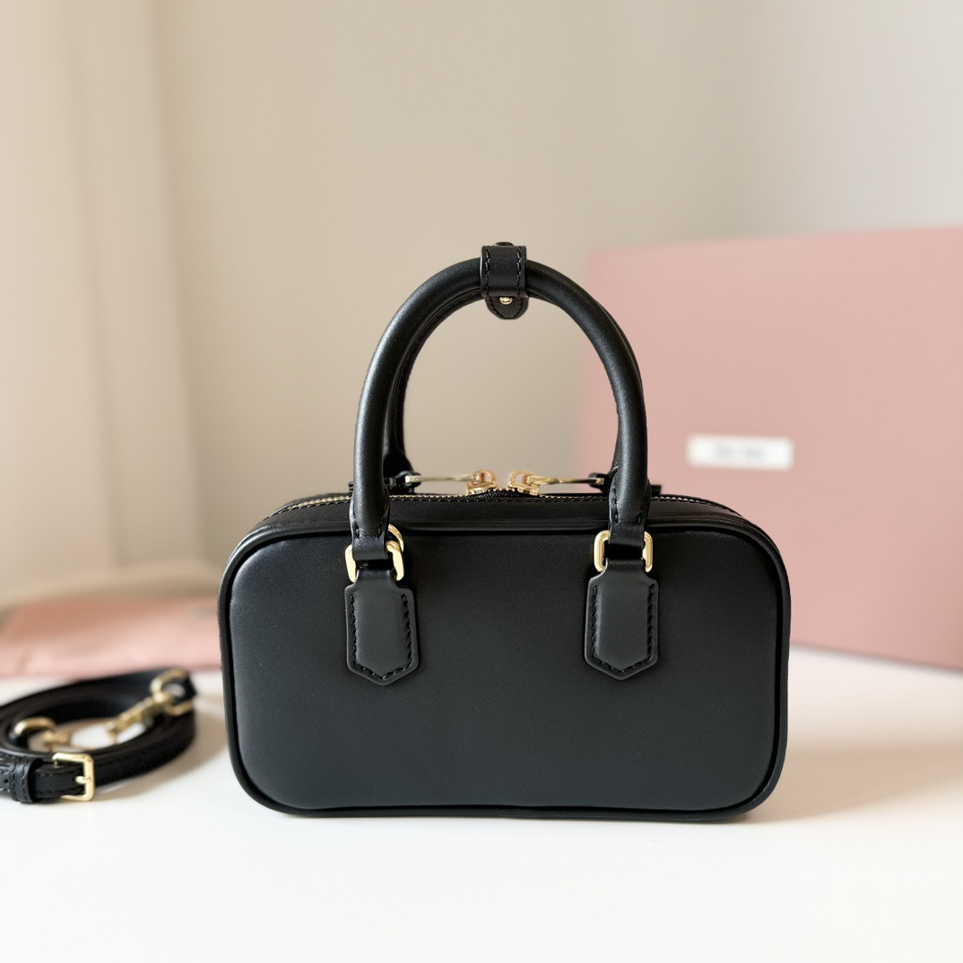 Miu Miu Arcadie leather mini-bag 19X10X5cm
