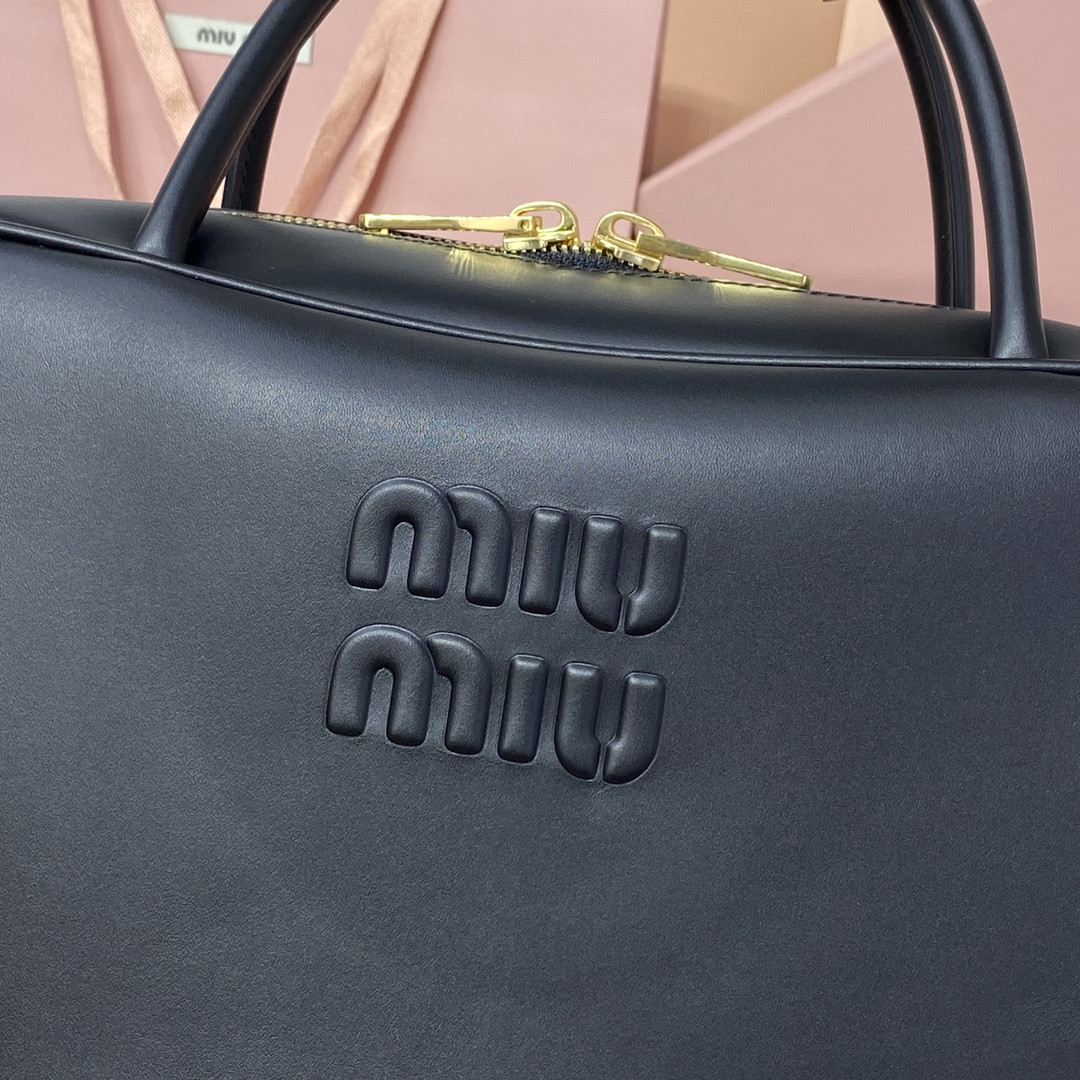 Miu Miu Leather Beau bag 23x34x10cm