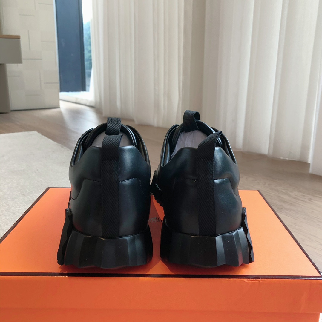 UA Hermès Bouncing Sneaker